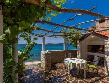 Studio-Apartment "Nives" mit Blick auf das Wasser