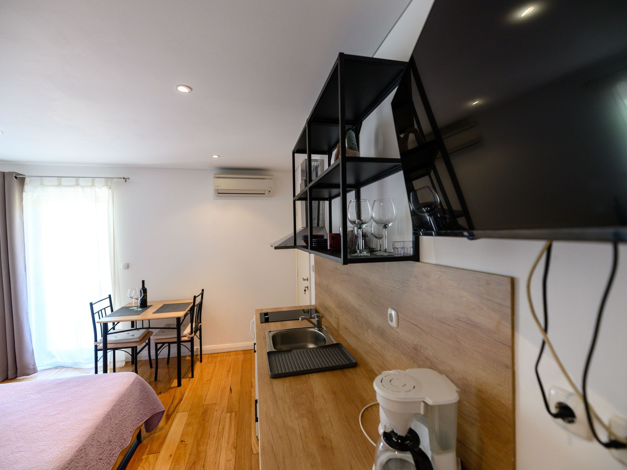 Photo of Studio-Apartment "Nives" mit Blick auf das Wasser