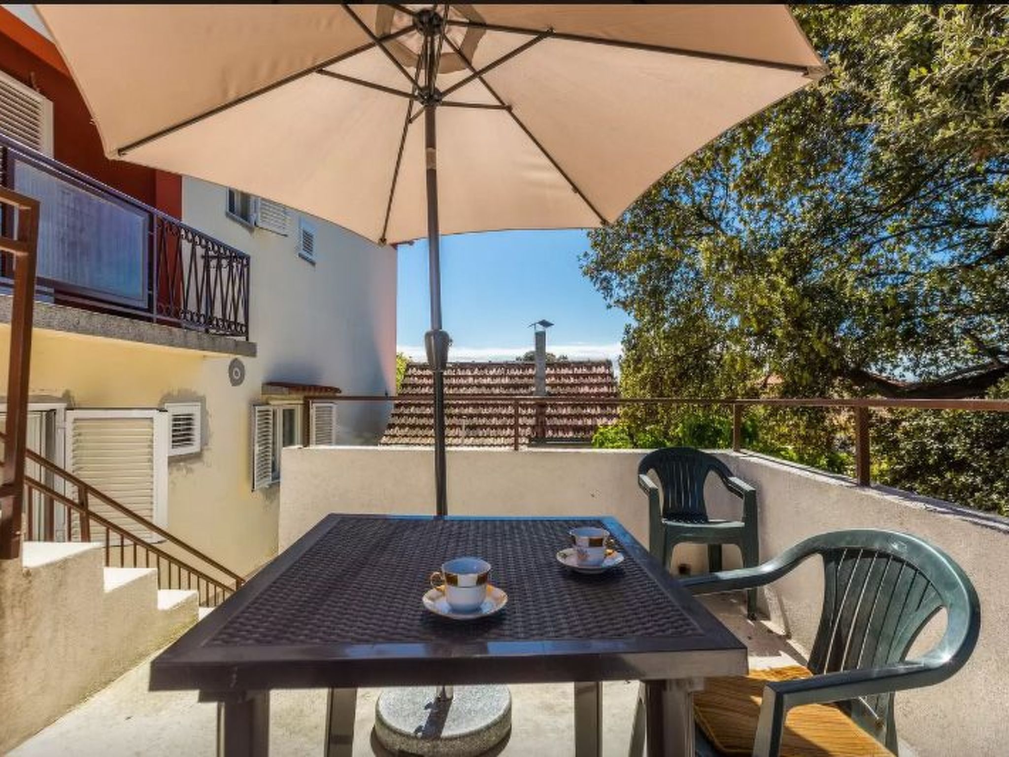 Photo of Modernes Appartement mit Terrasse