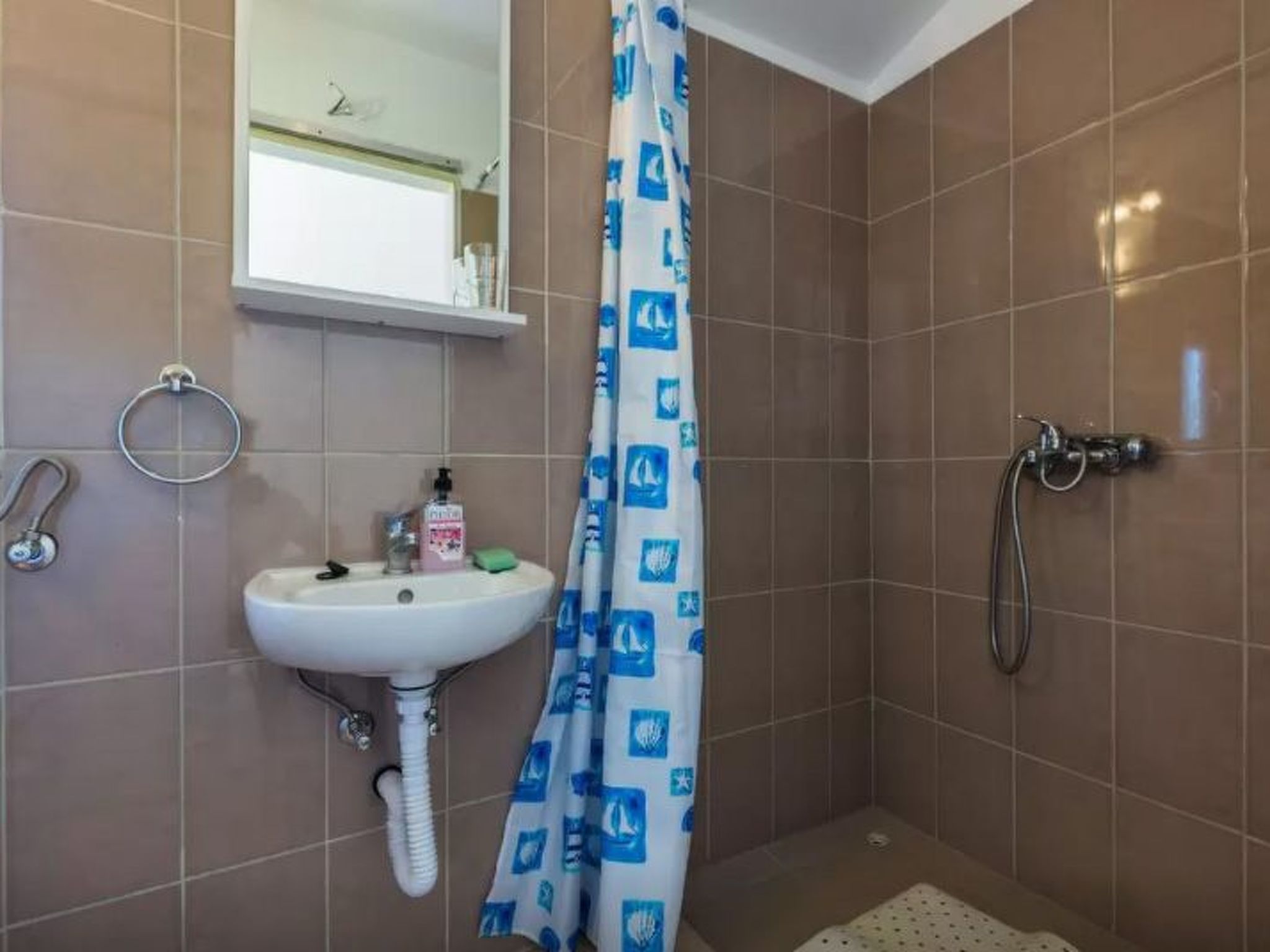 Photo of Modernes Appartement mit Terrasse