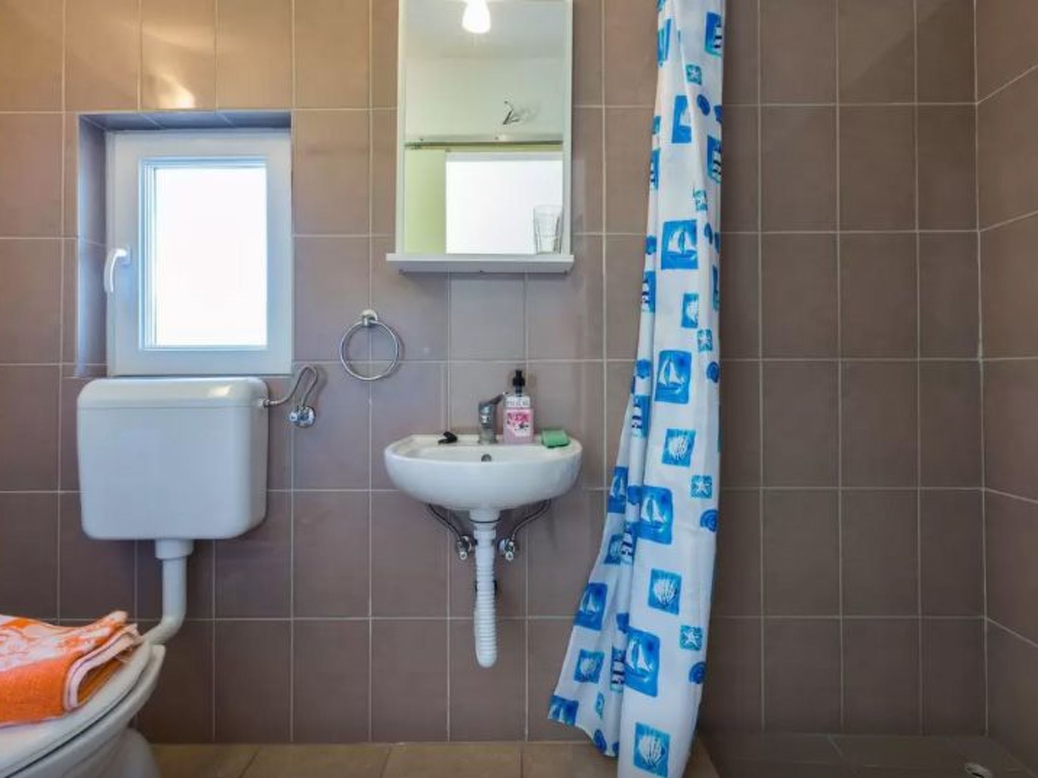 Photo of Modernes Appartement mit Terrasse