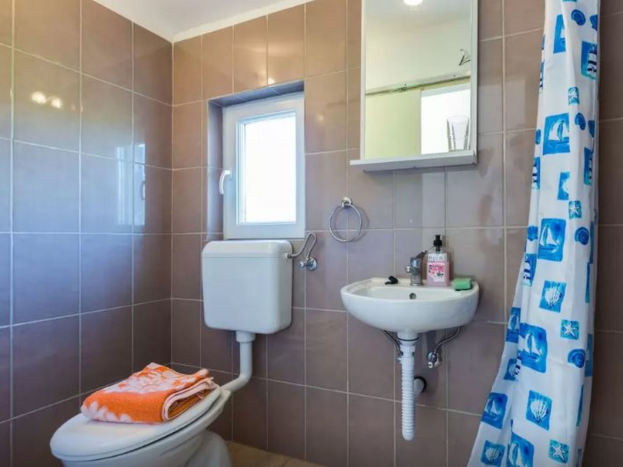 Photo of Modernes Appartement mit Terrasse