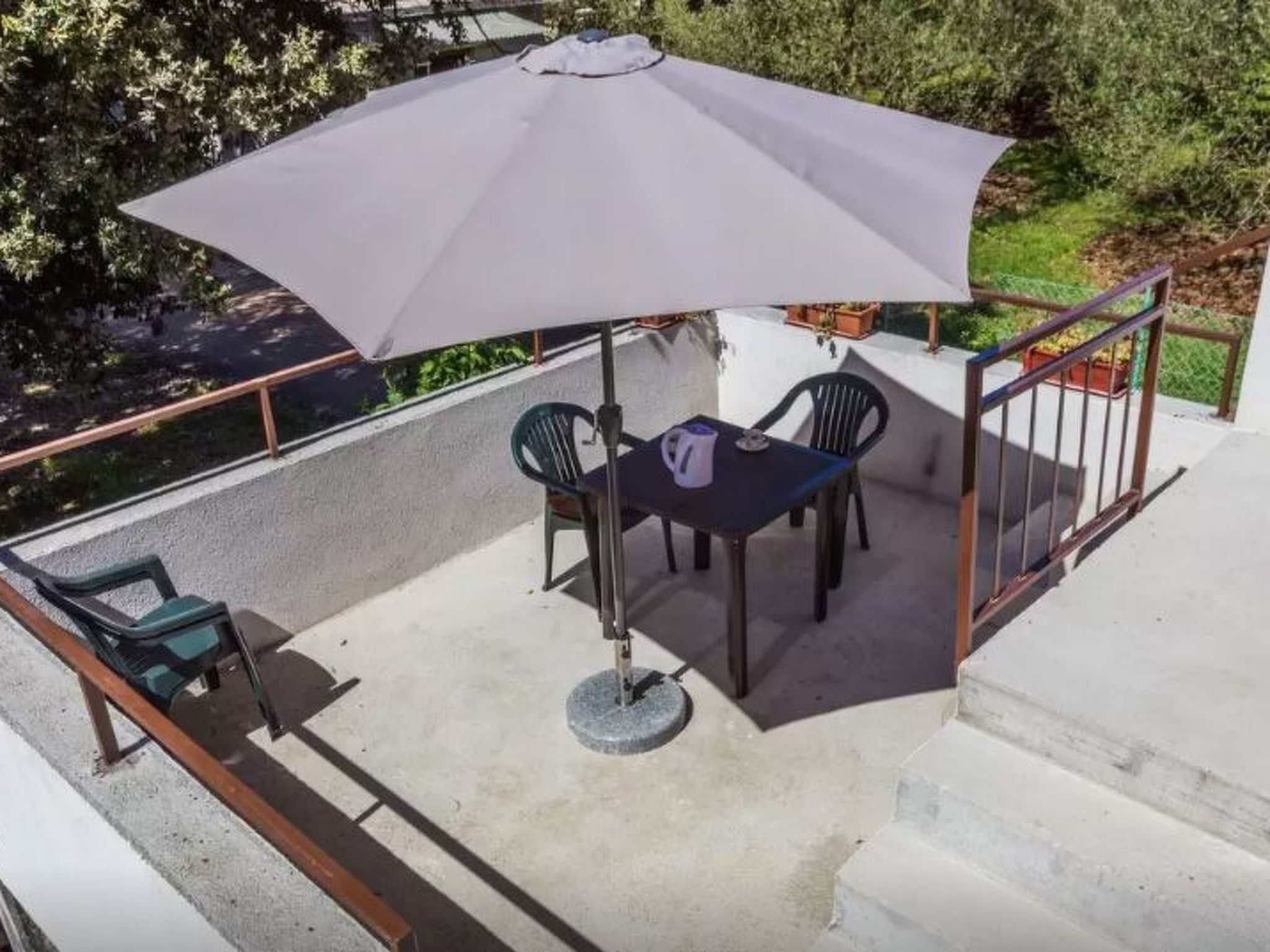 Photo of Modernes Appartement mit Terrasse