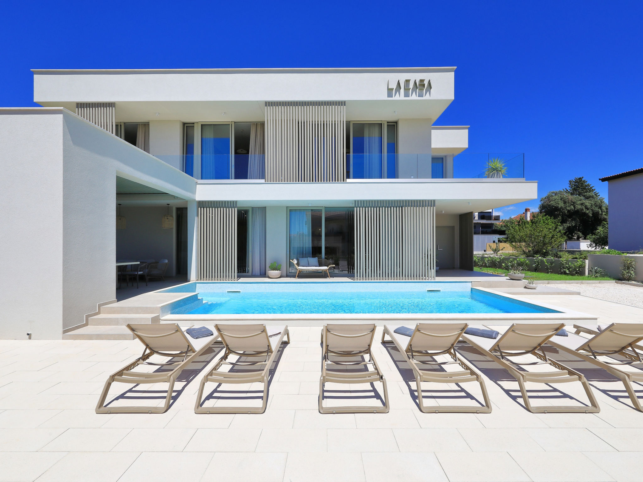 5* Luxury villa La Casa with heated pool and sauna - Buiten