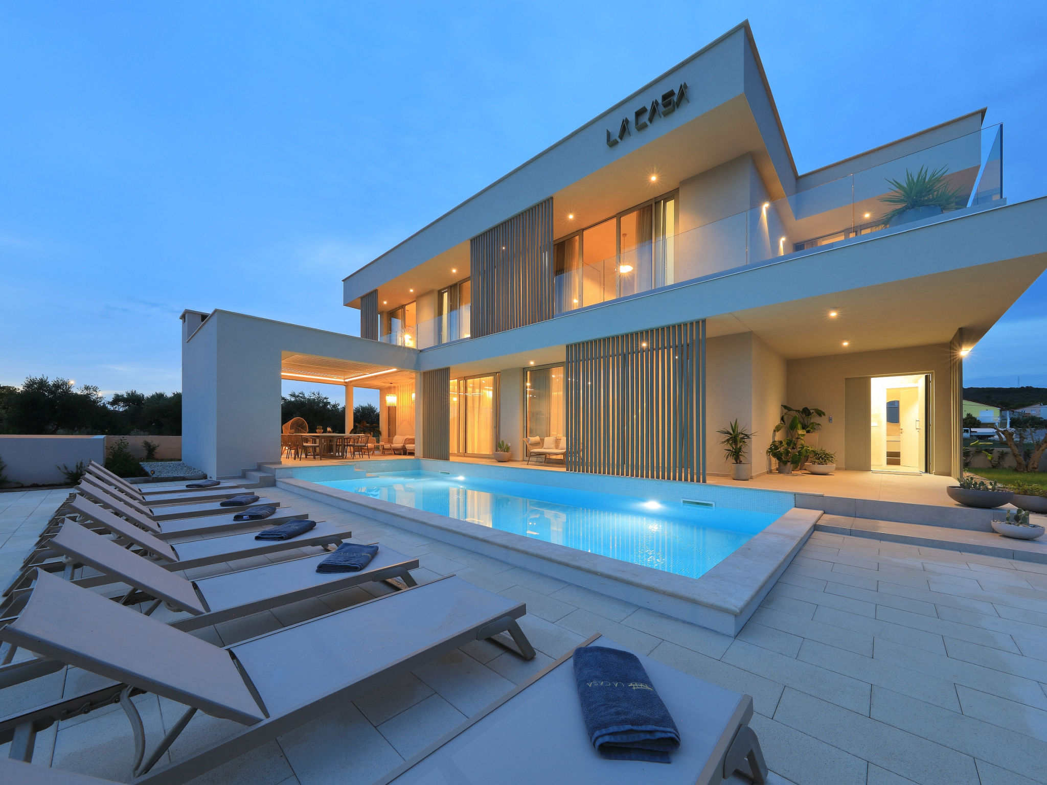 5* Luxury villa La Casa with heated pool and sauna - Buiten