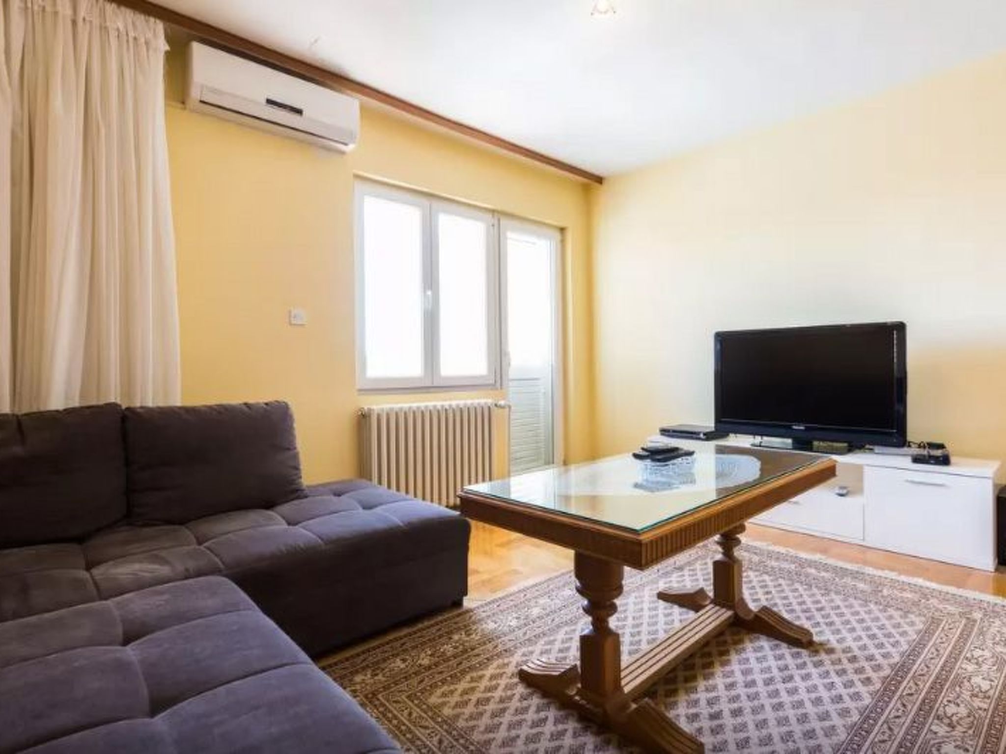 Photo of Sonnige Wohnung in Bibinje mit privatem Parkplatz