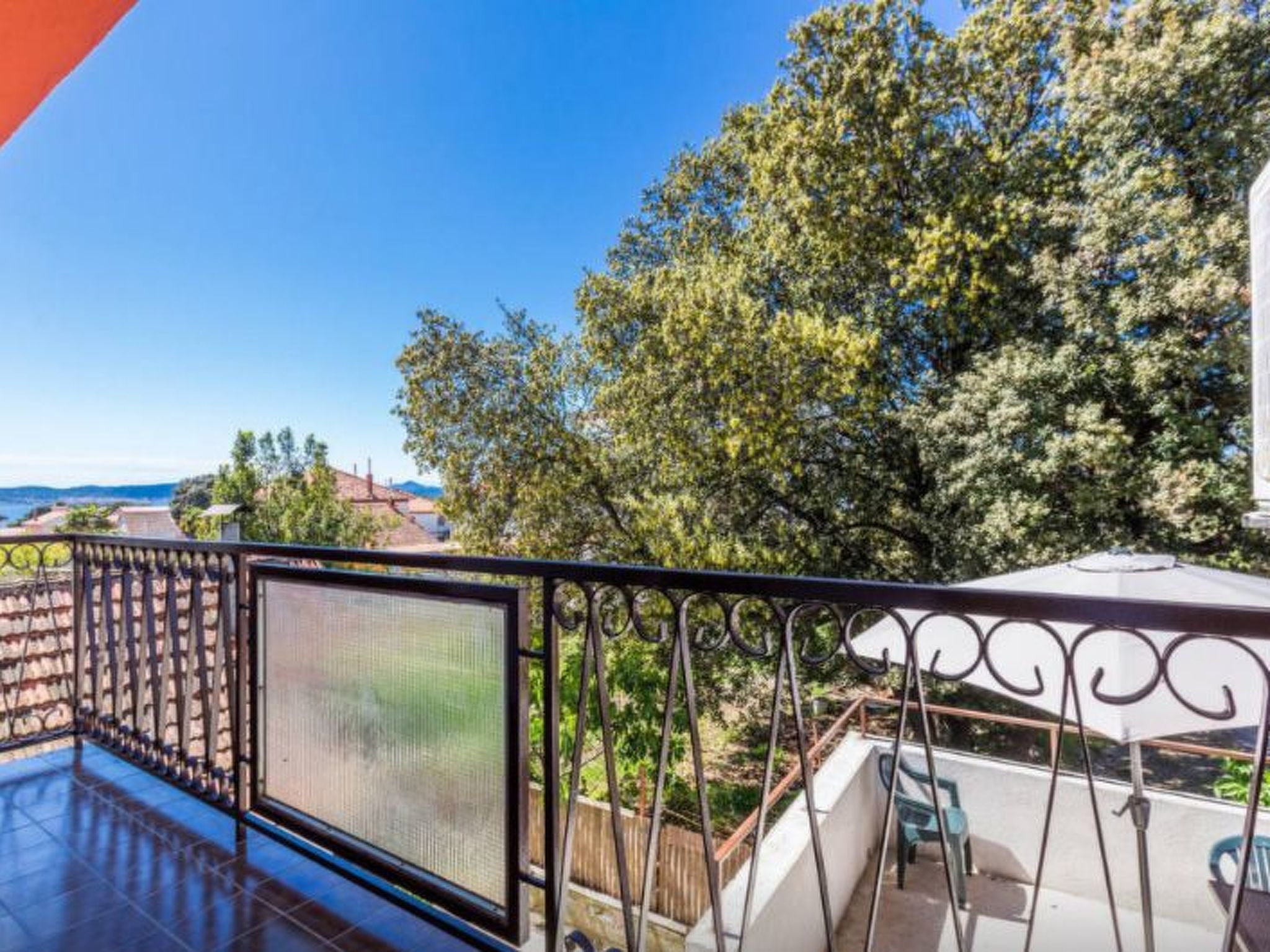 Photo of Sonnige Wohnung in Bibinje mit privatem Parkplatz