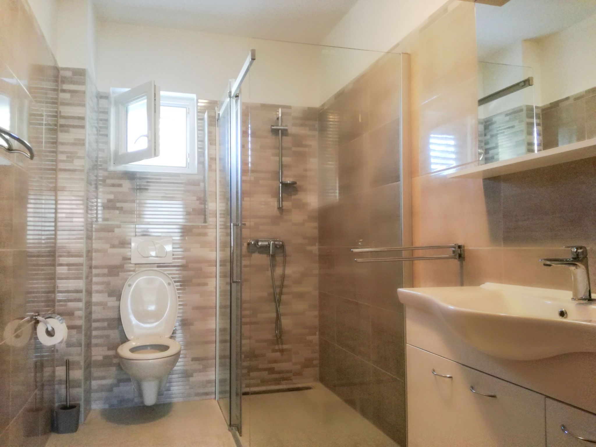 Photo of Sonnige Wohnung in Bibinje mit privatem Parkplatz