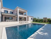 Luxe Villa voor 10 personen met verwarmd zwembad, 200m van centrum Debeljak - thumbnail 4