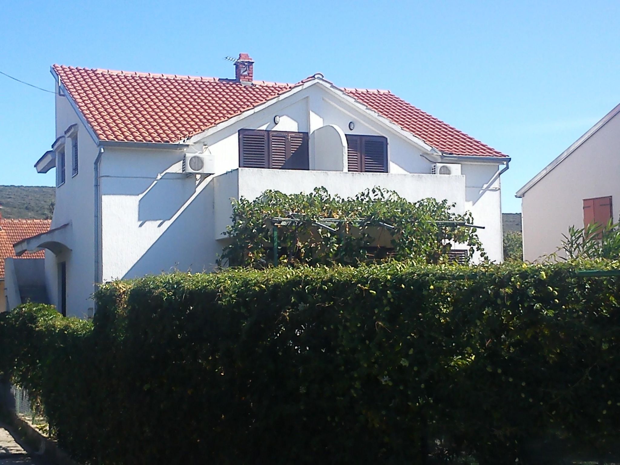 Studio-Apartment mit Balkon und Meerblick-Image-tags.info