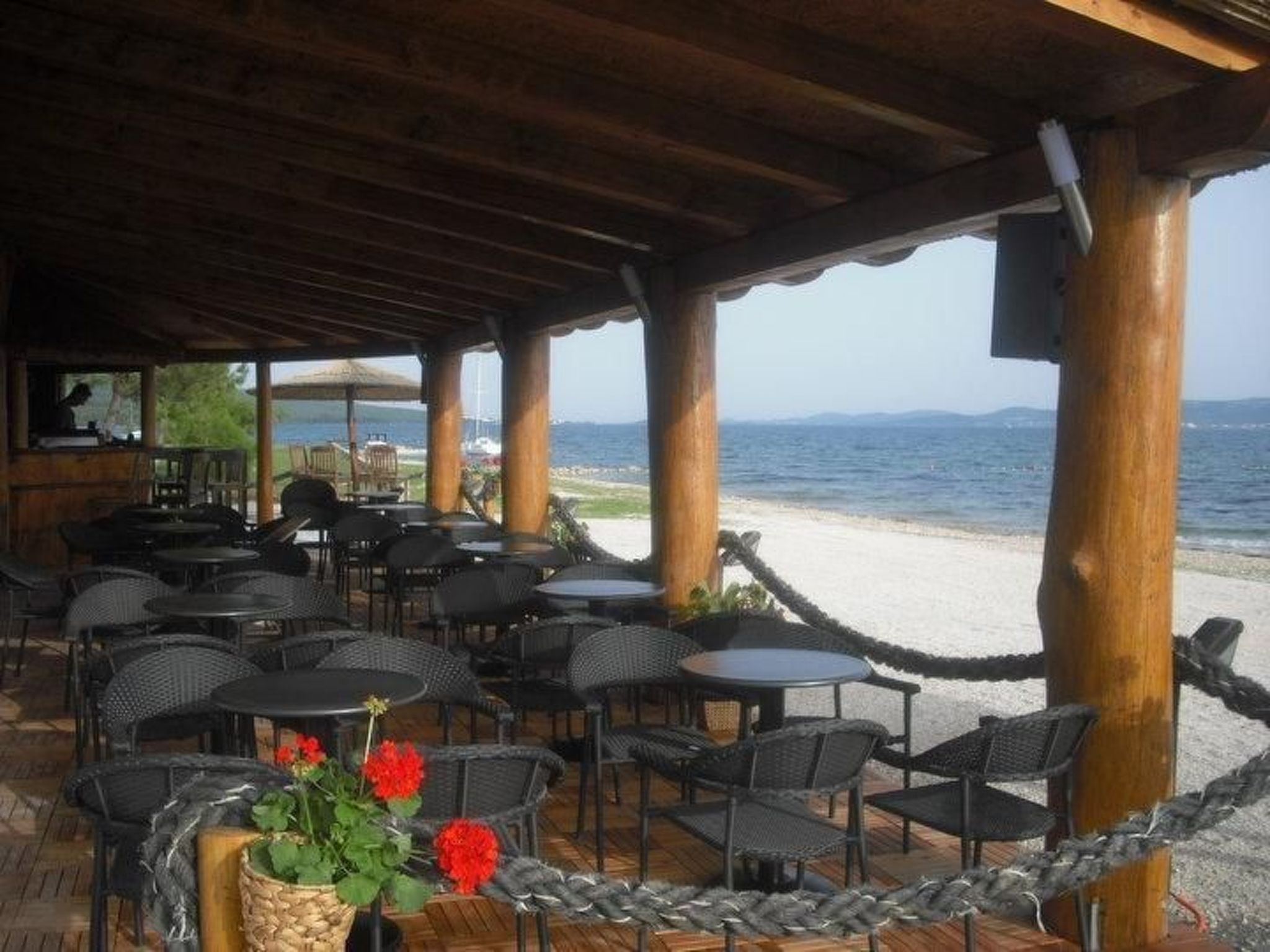 Studio-Apartment mit Balkon und Meerblick-Image-tags.info