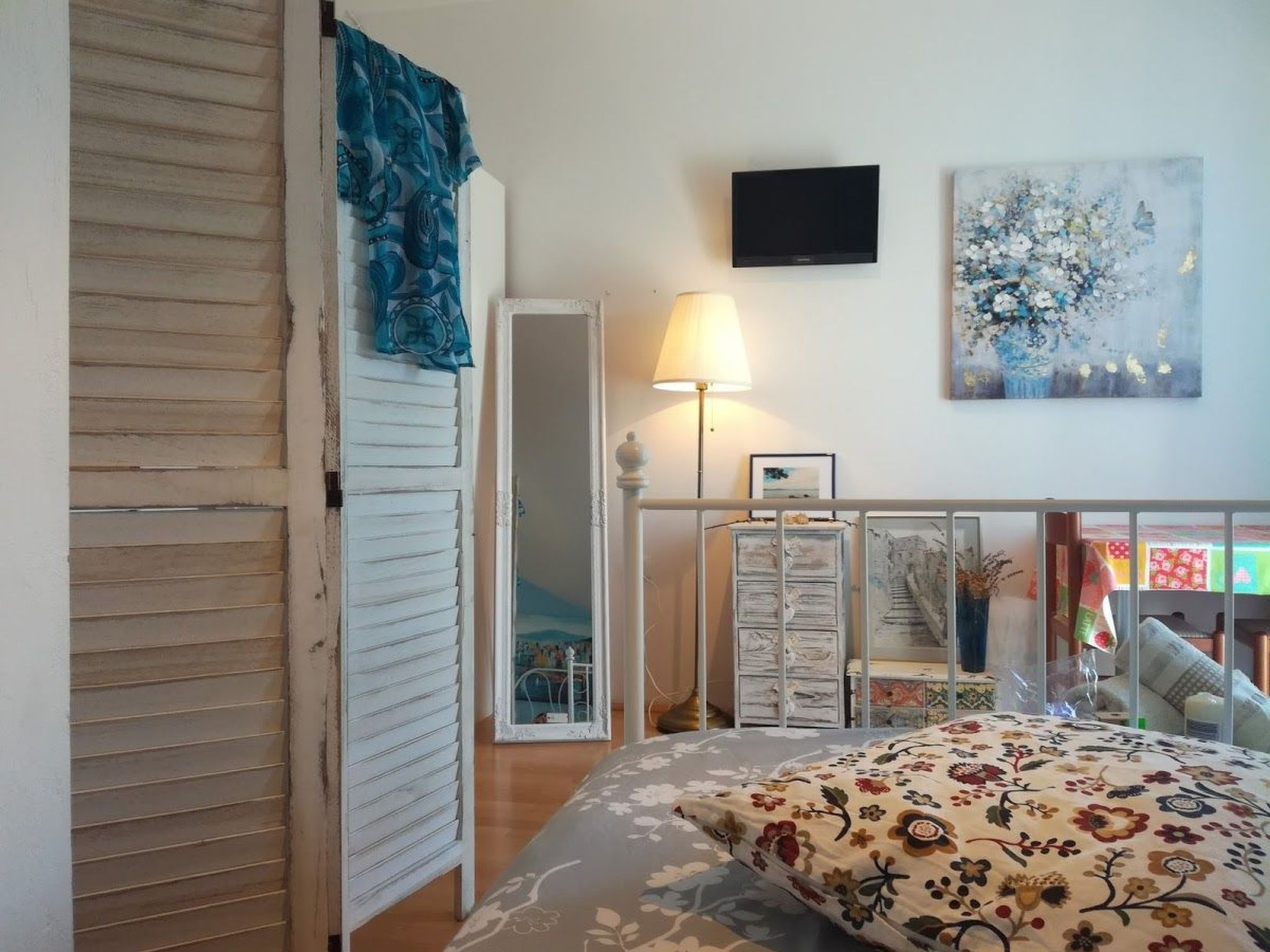 Studio-Apartment mit Balkon und Meerblick-Image-tags.info