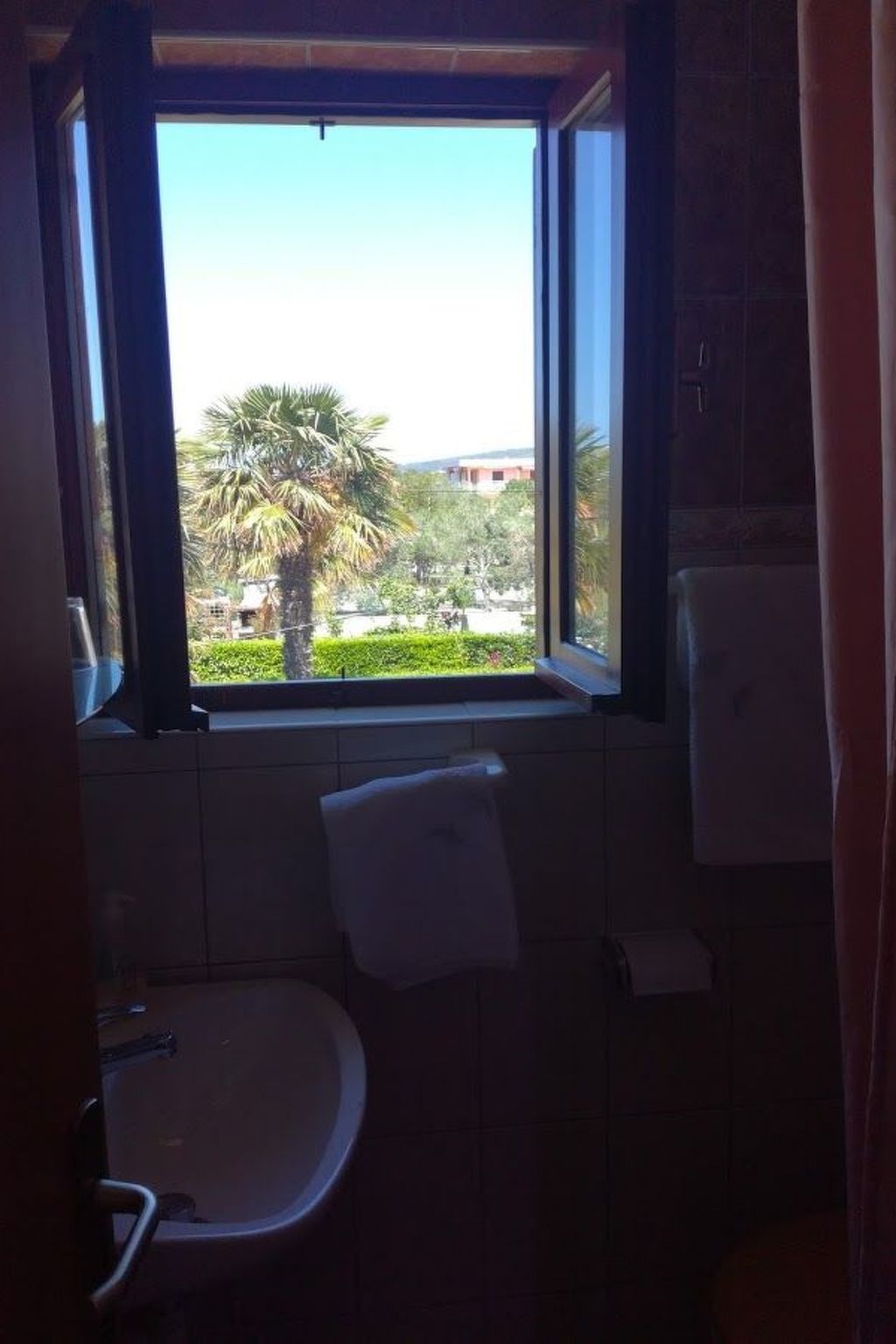 Studio-Apartment mit Balkon und Meerblick-Image-tags.info