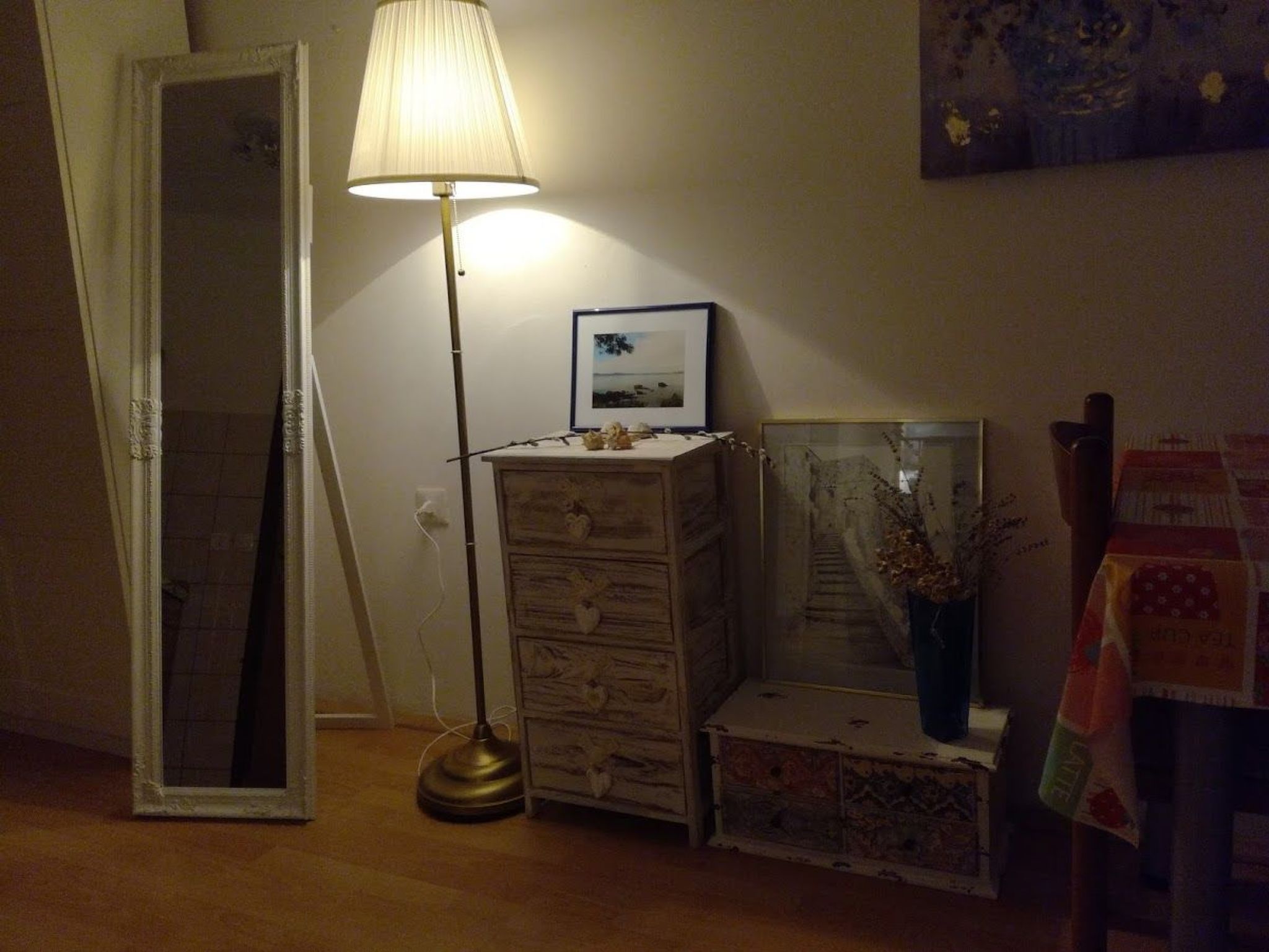 Studio-Apartment mit Balkon und Meerblick-Image-tags.info