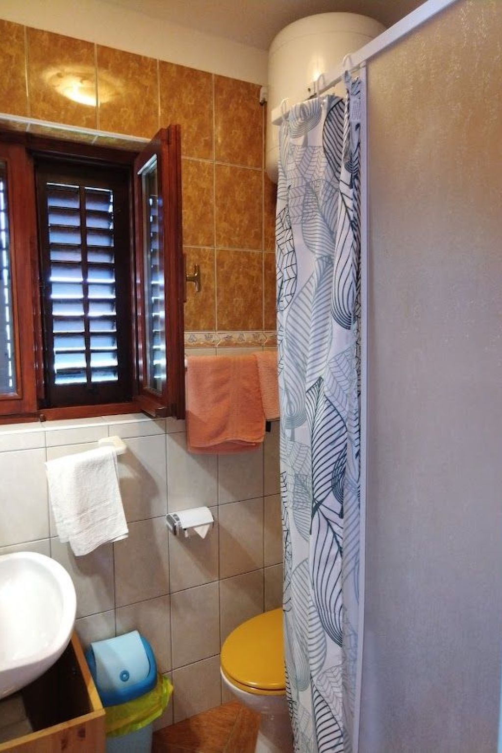 Studio-Apartment mit Balkon und Meerblick-Image-tags.info