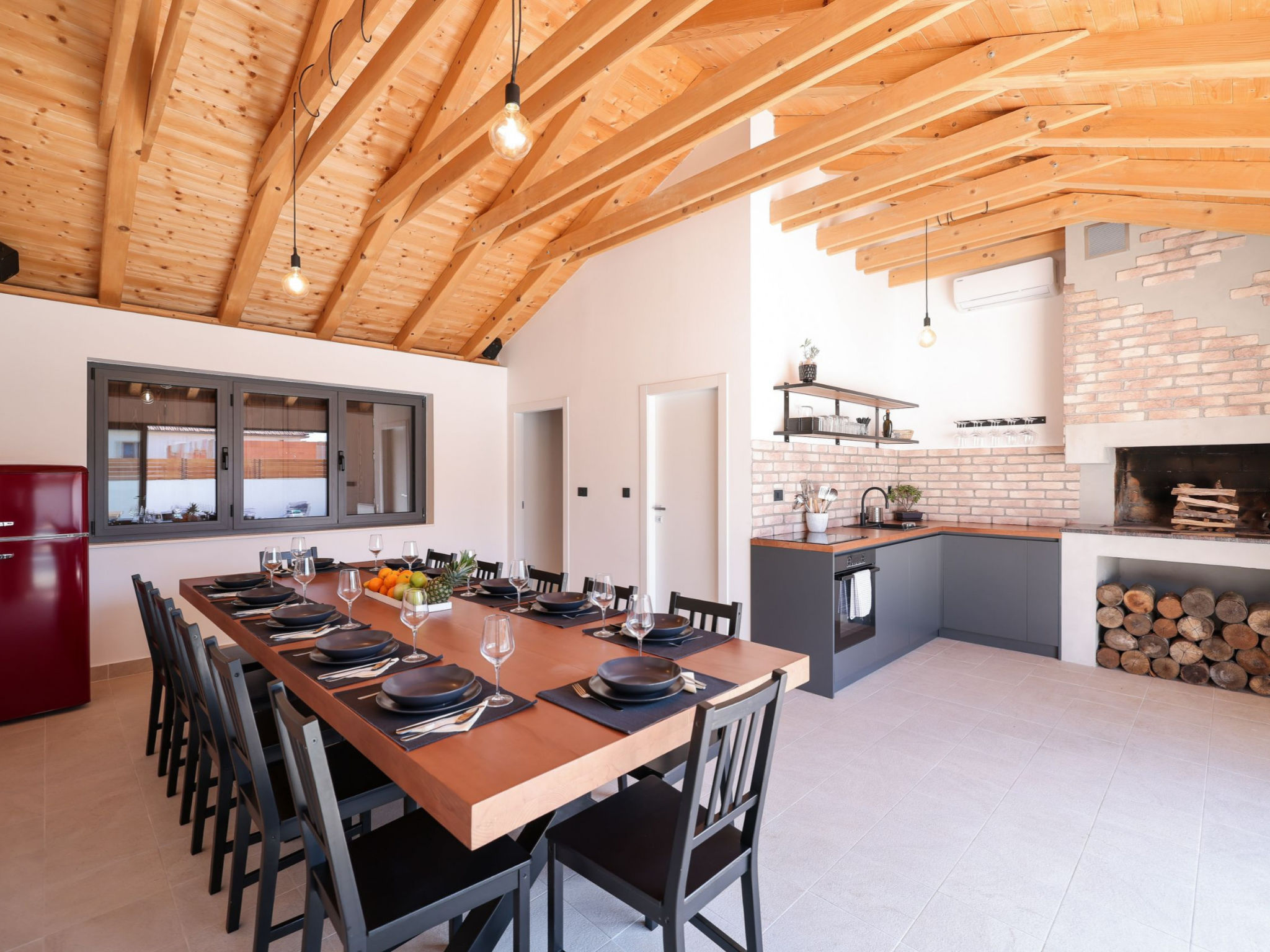 Villa Marta with heated pool and traditional taver