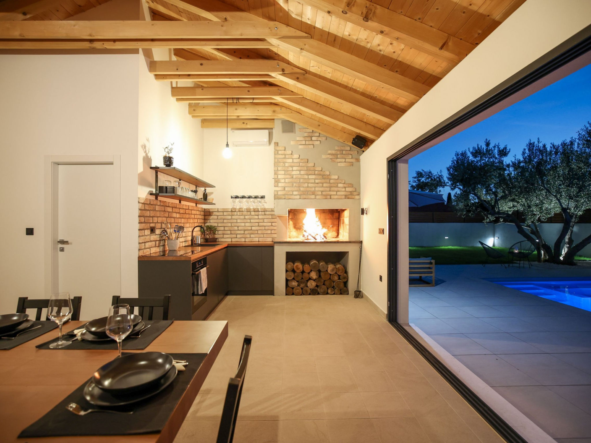  — House (4 of 60)