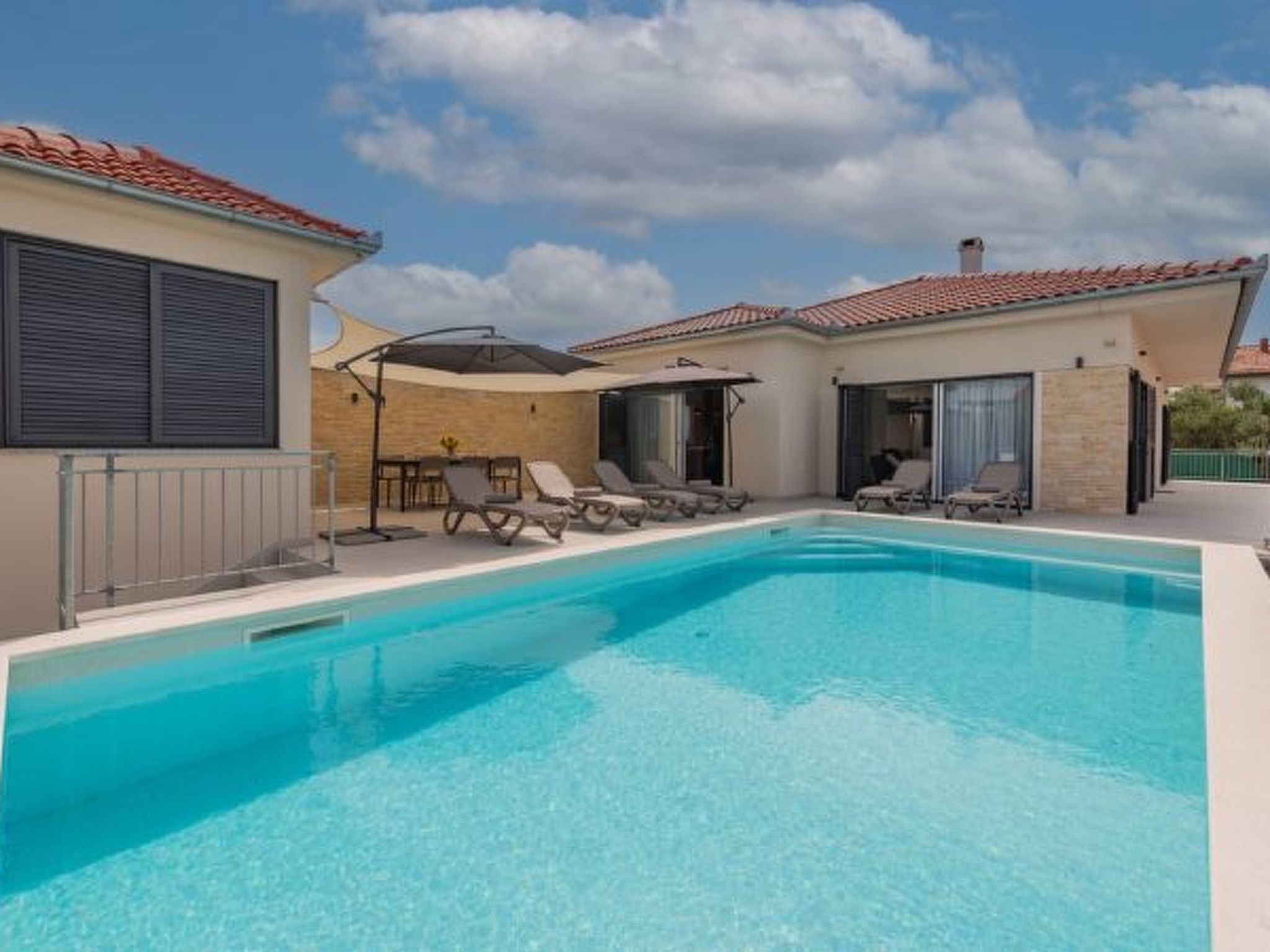 Villa Paloma with heated pool