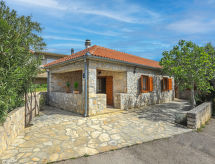 Vrijstaande villa Ceko bij zee in Sukošan, 300m van strand - thumbnail 1