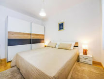 Zonnig appartement aan zee in Sukošan, 100m van het strand - thumbnail 4