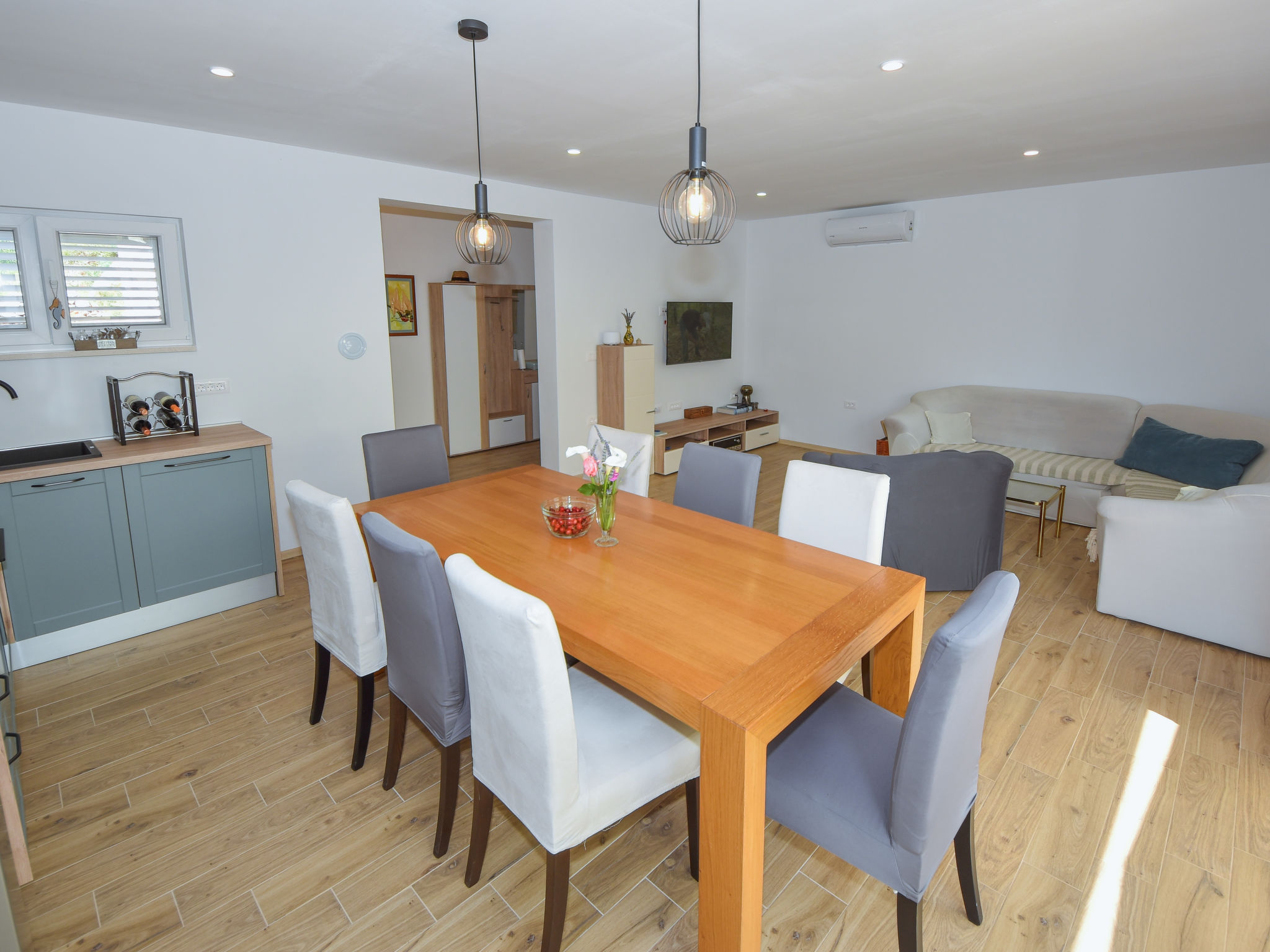 Kitchen / Dining Room