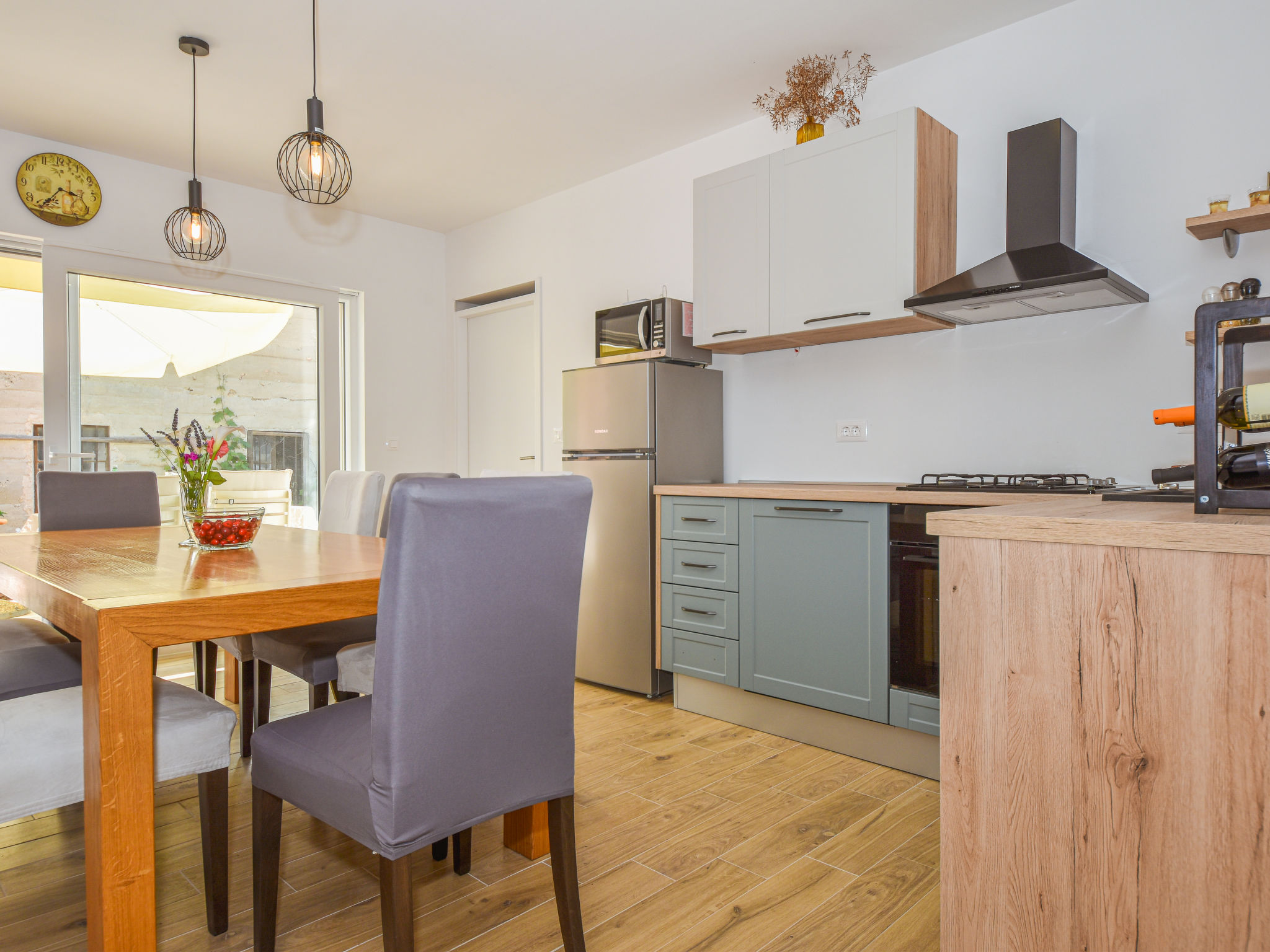 Kitchen / Dining Room
