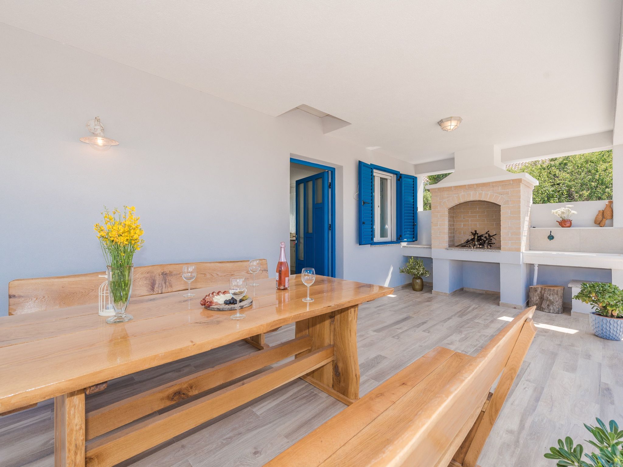 "Ivana" mit Blick auf das Wasser