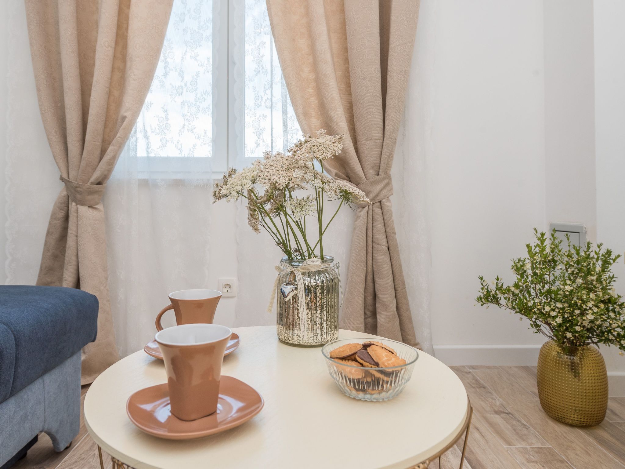 "Ivana" mit Blick auf das Wasser-Drinnen