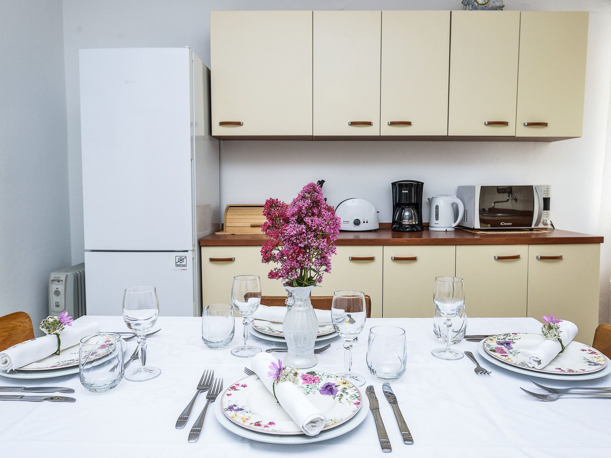 "Sakarun" mit Blick auf das Wasser-Image-tags.info