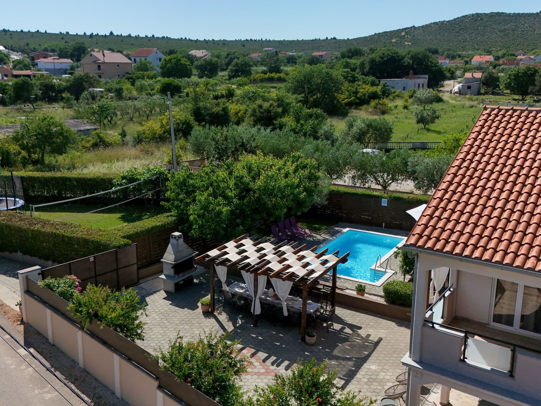 Charmantes Ferienhaus in Donje Rastane-Drinnen