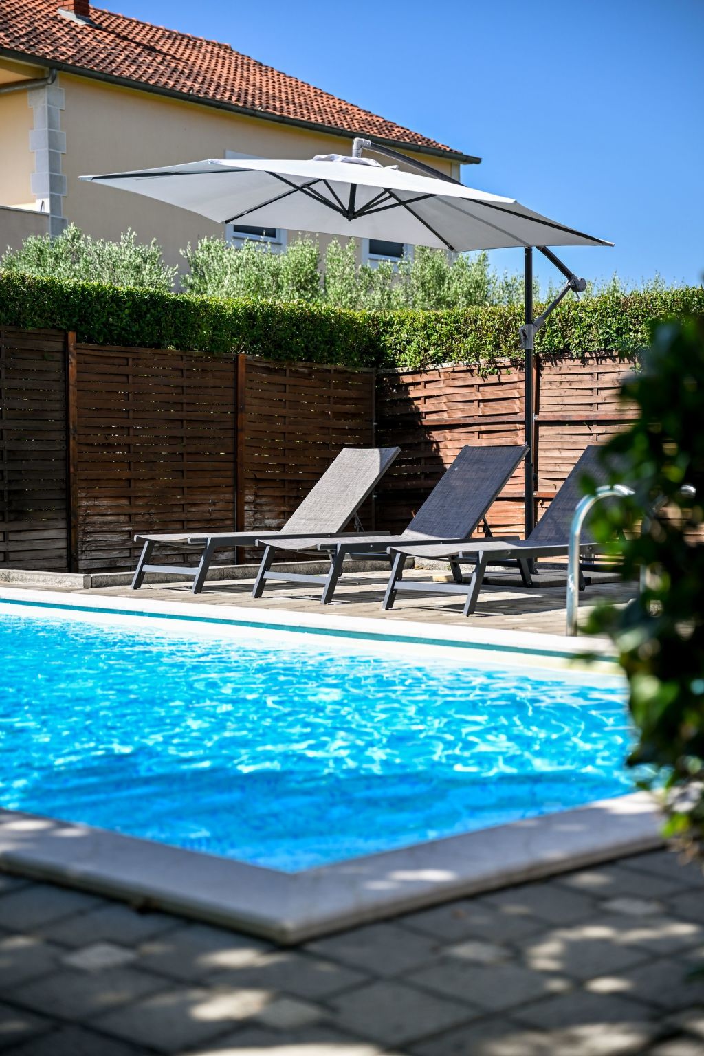 Charmantes Ferienhaus in Donje Rastane-Drinnen