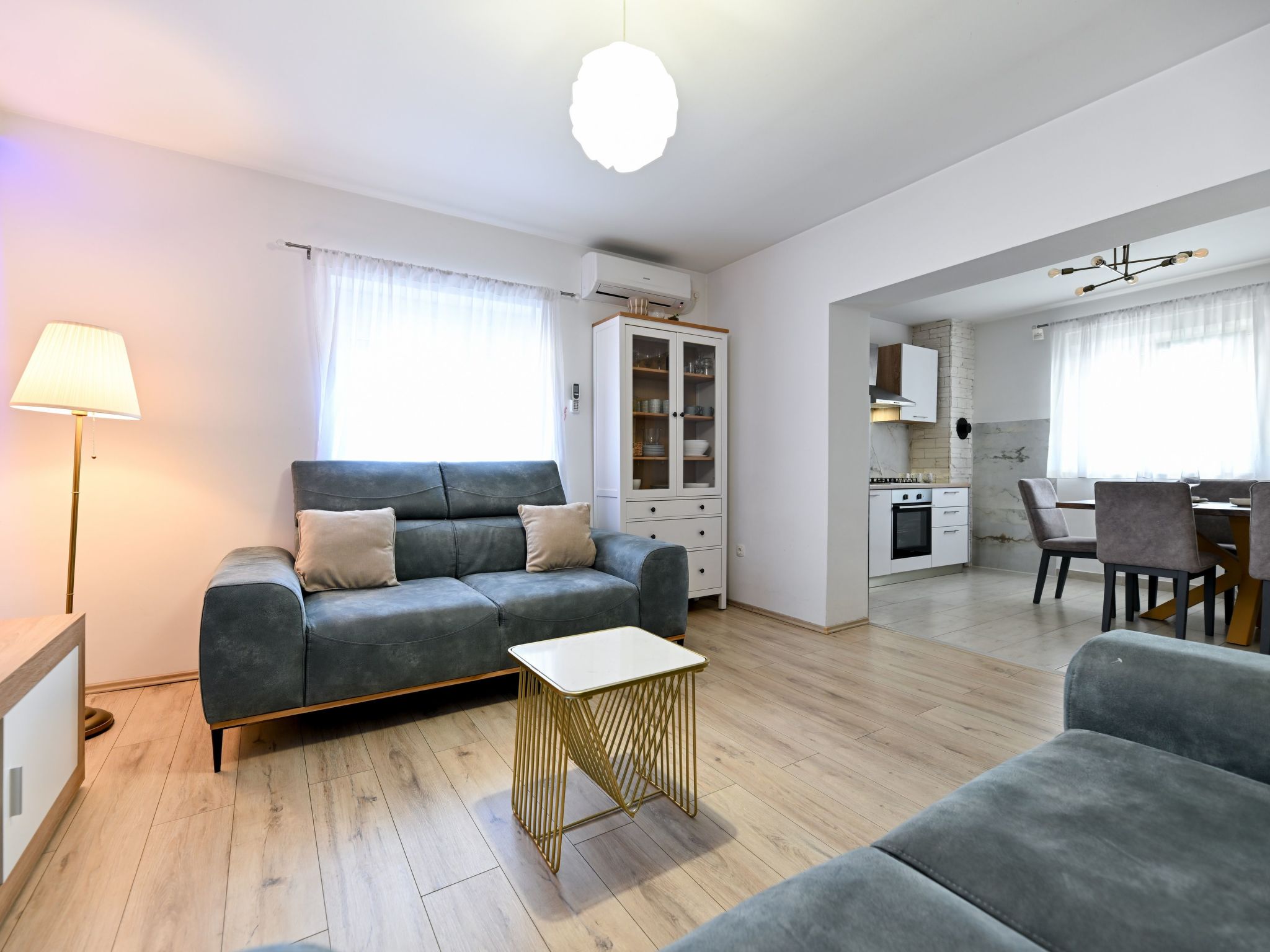 Charmantes Ferienhaus in Donje Rastane-Drinnen