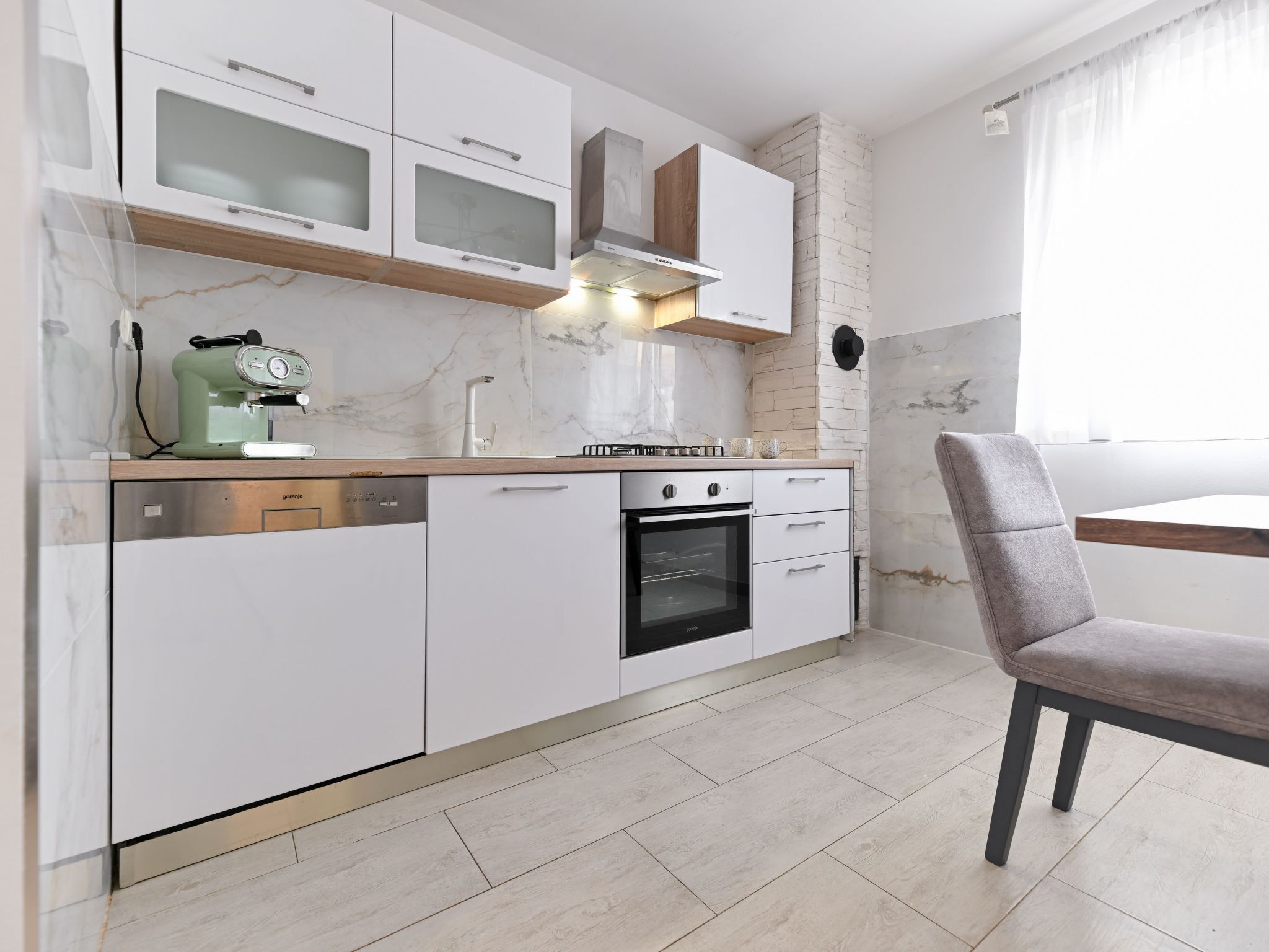 Charmantes Ferienhaus in Donje Rastane-Drinnen