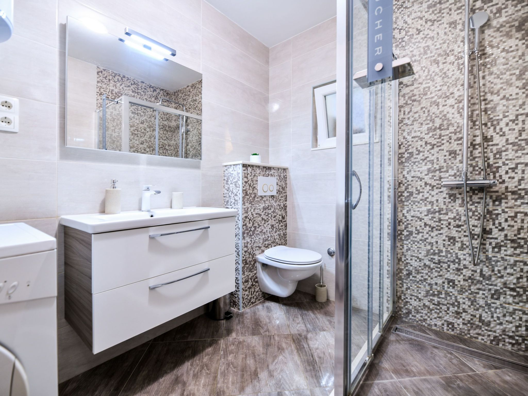 Charmantes Ferienhaus in Donje Rastane-Drinnen