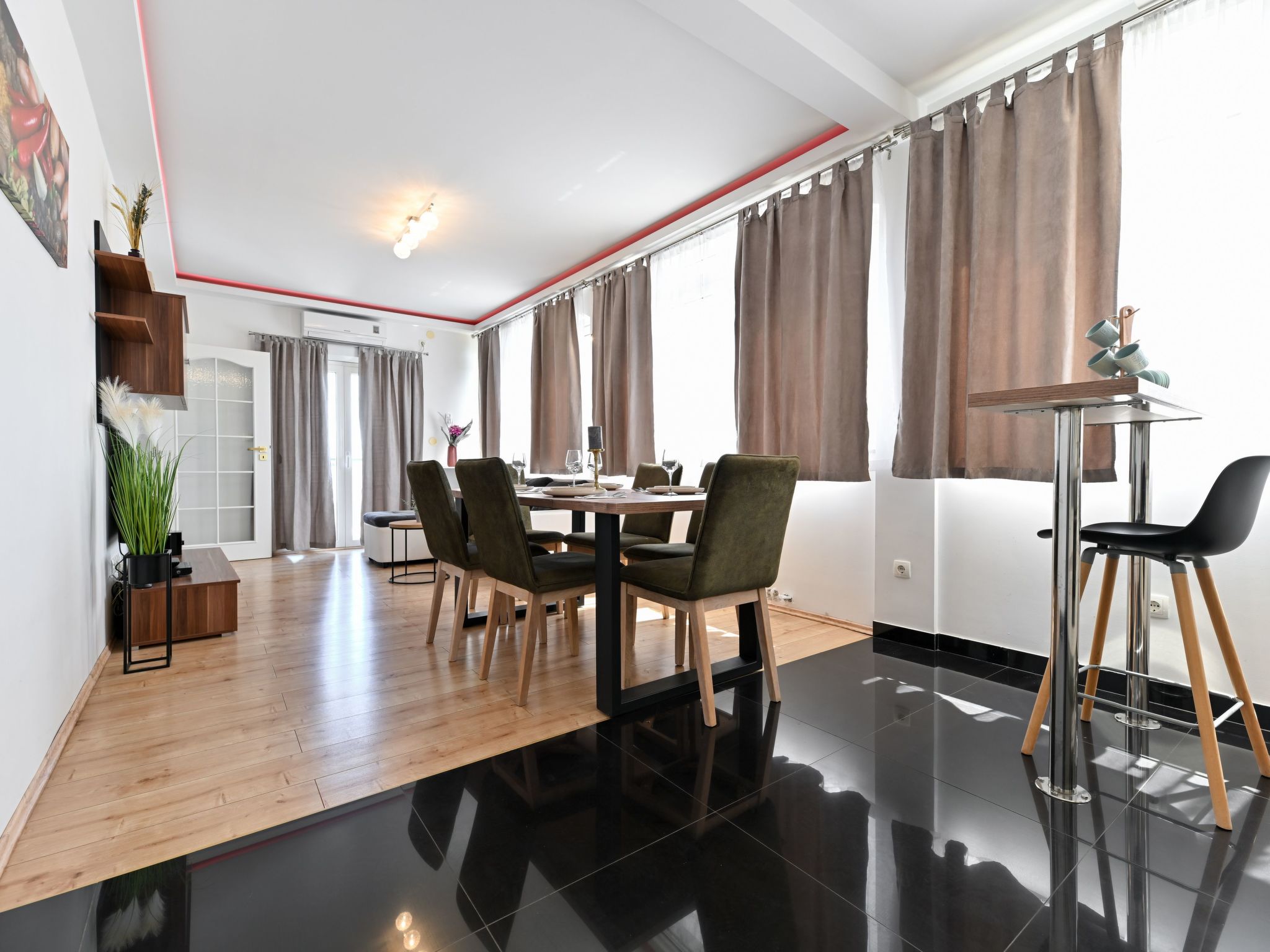 Charmantes Ferienhaus in Donje Rastane-Drinnen