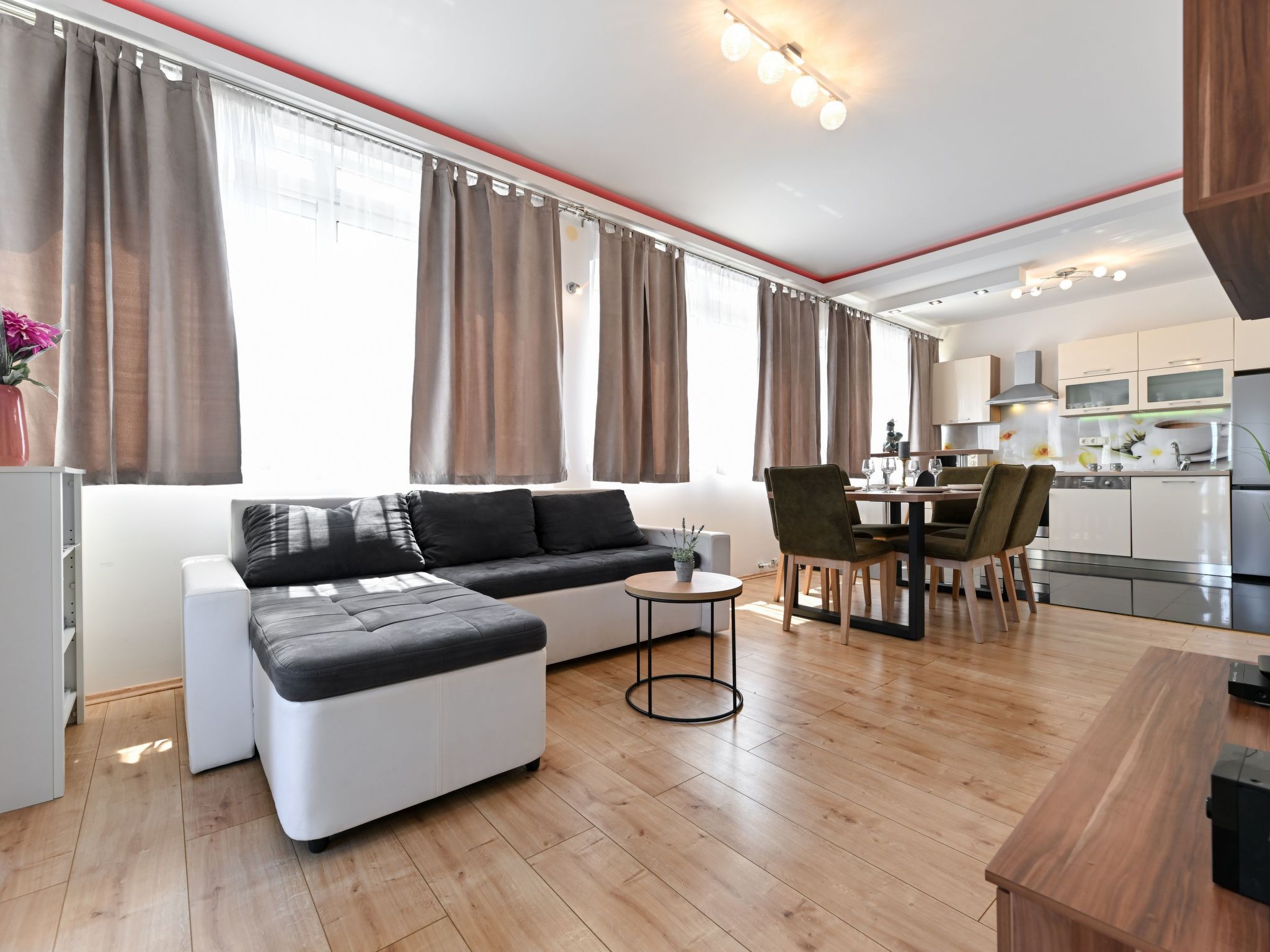 Charmantes Ferienhaus in Donje Rastane-Drinnen