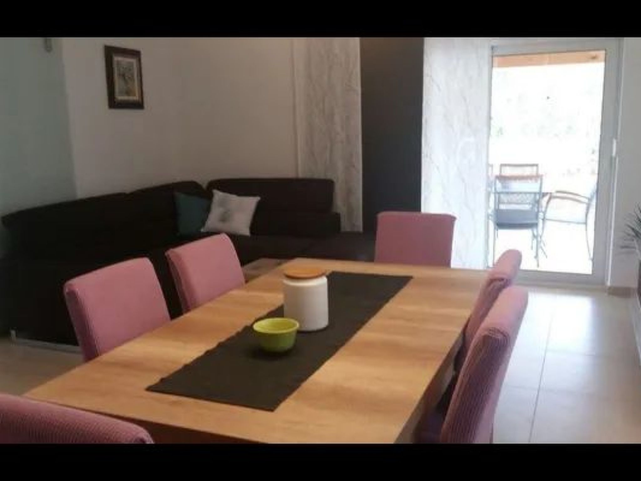 Charmante Hütte mit Grill und Garten-Inside