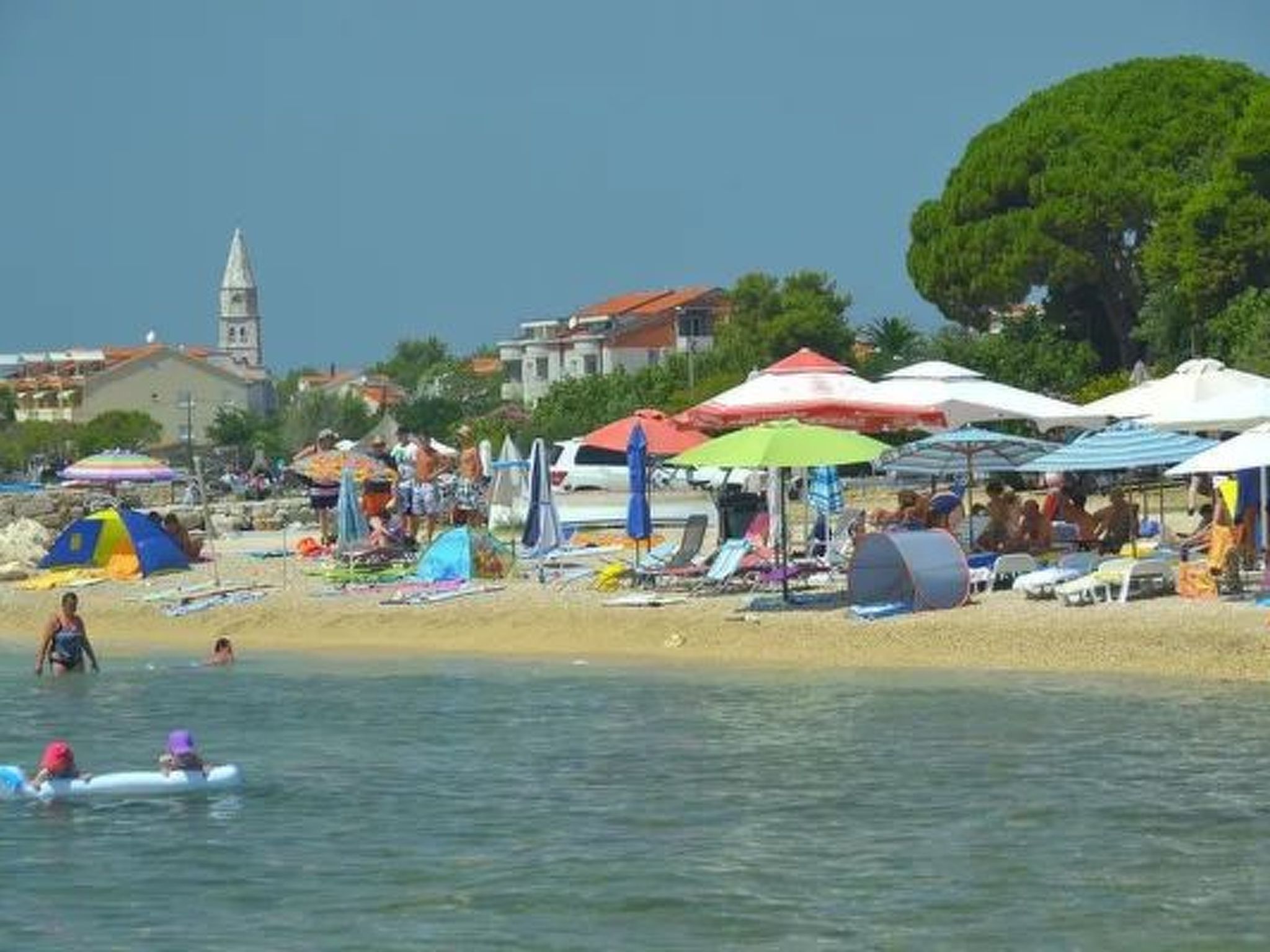 1 mit Schwimmbad und Garten-Inside