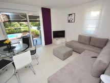 Appartement 2 met zwembad en tuin op 150 meter van zee in Donje Rastane - thumbnail 2