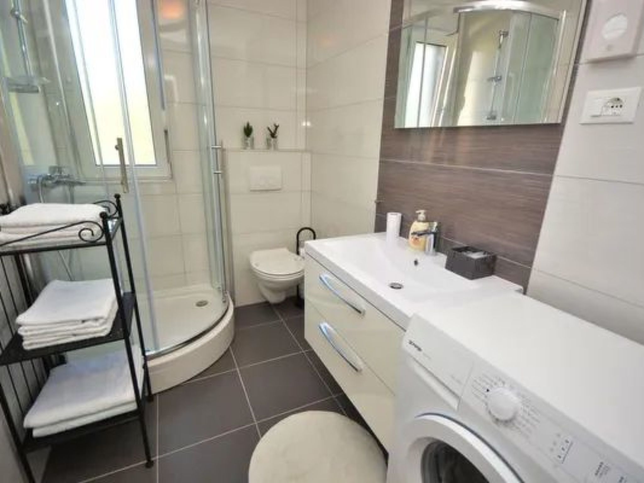 Wohnung 2 mit Schwimmbad und Garten-Inside