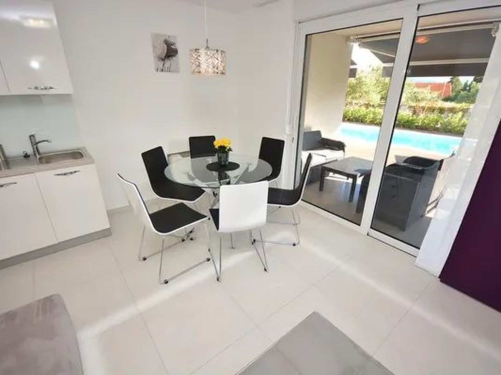 Wohnung 2 mit Schwimmbad und Garten-Inside