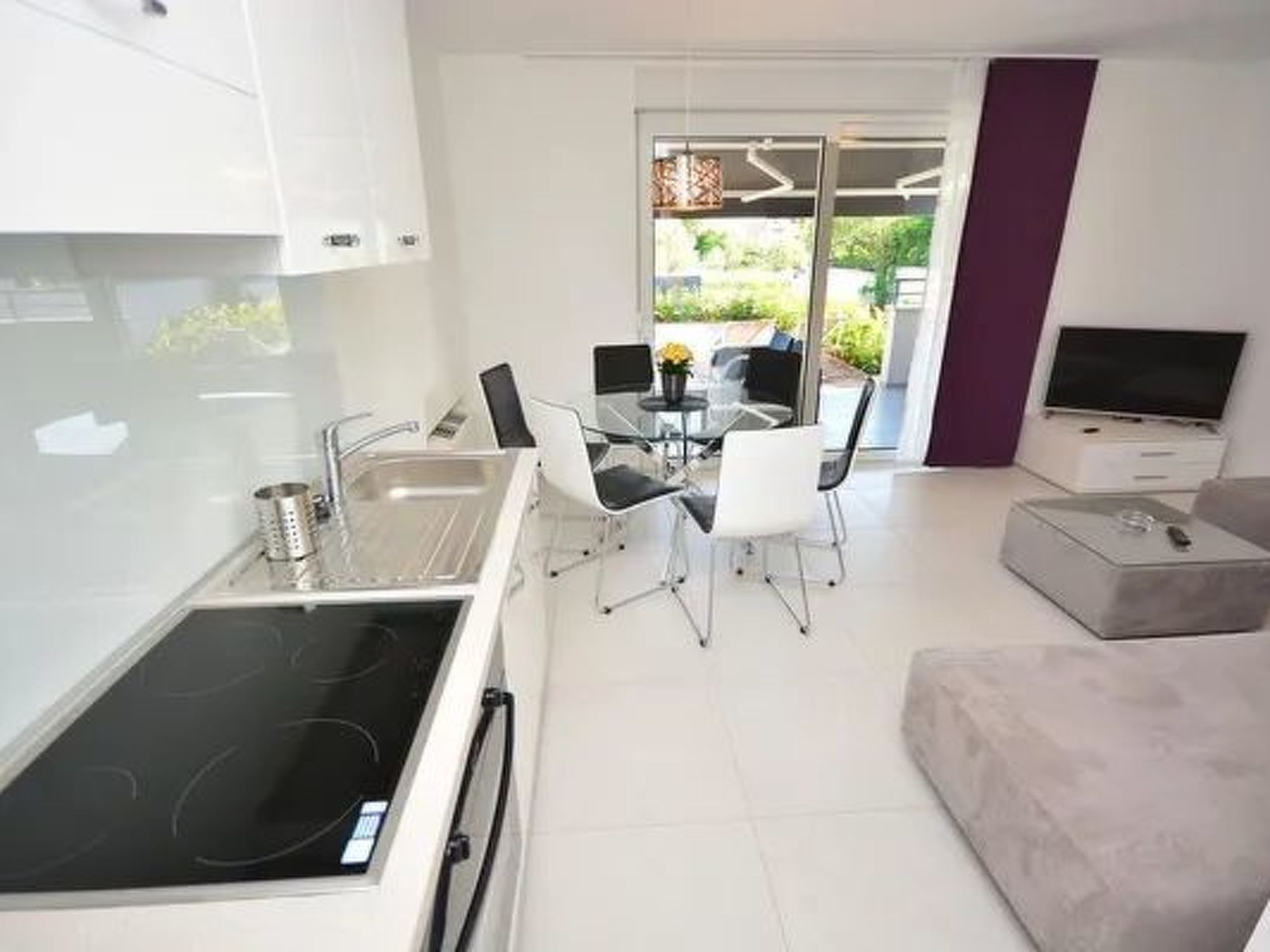 Wohnung 2 mit Schwimmbad und Garten-Inside