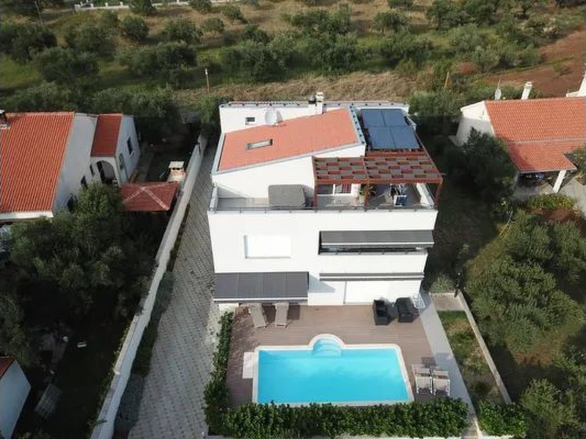 Wohnung 2 mit Schwimmbad und Garten