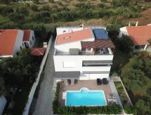 Stijlvolle woning met privé jacuzzi op 150m van zee in Donje Rastane - thumbnail 4
