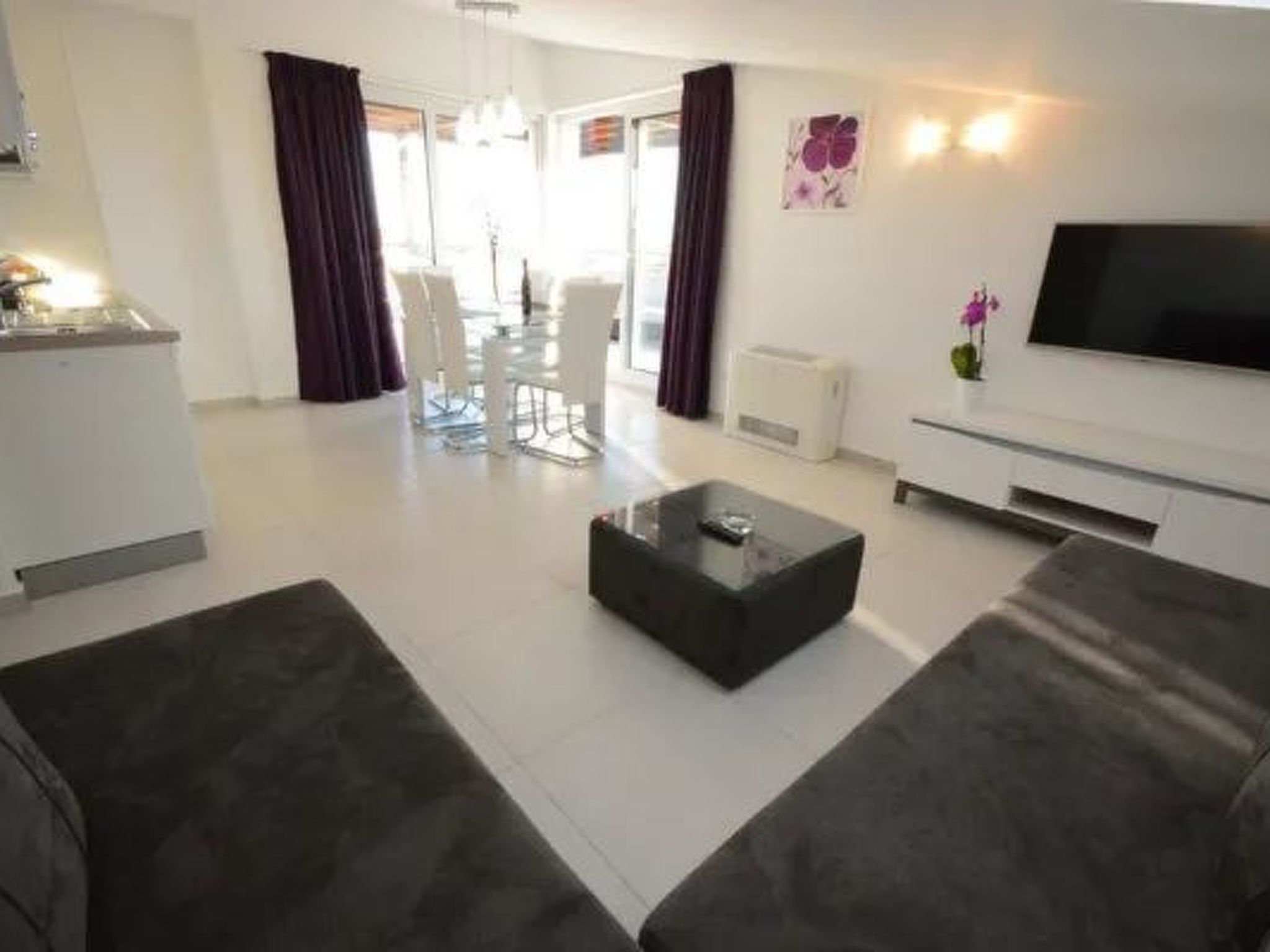 Komfortable Wohnung mit privatem Jacuzzi-Inside