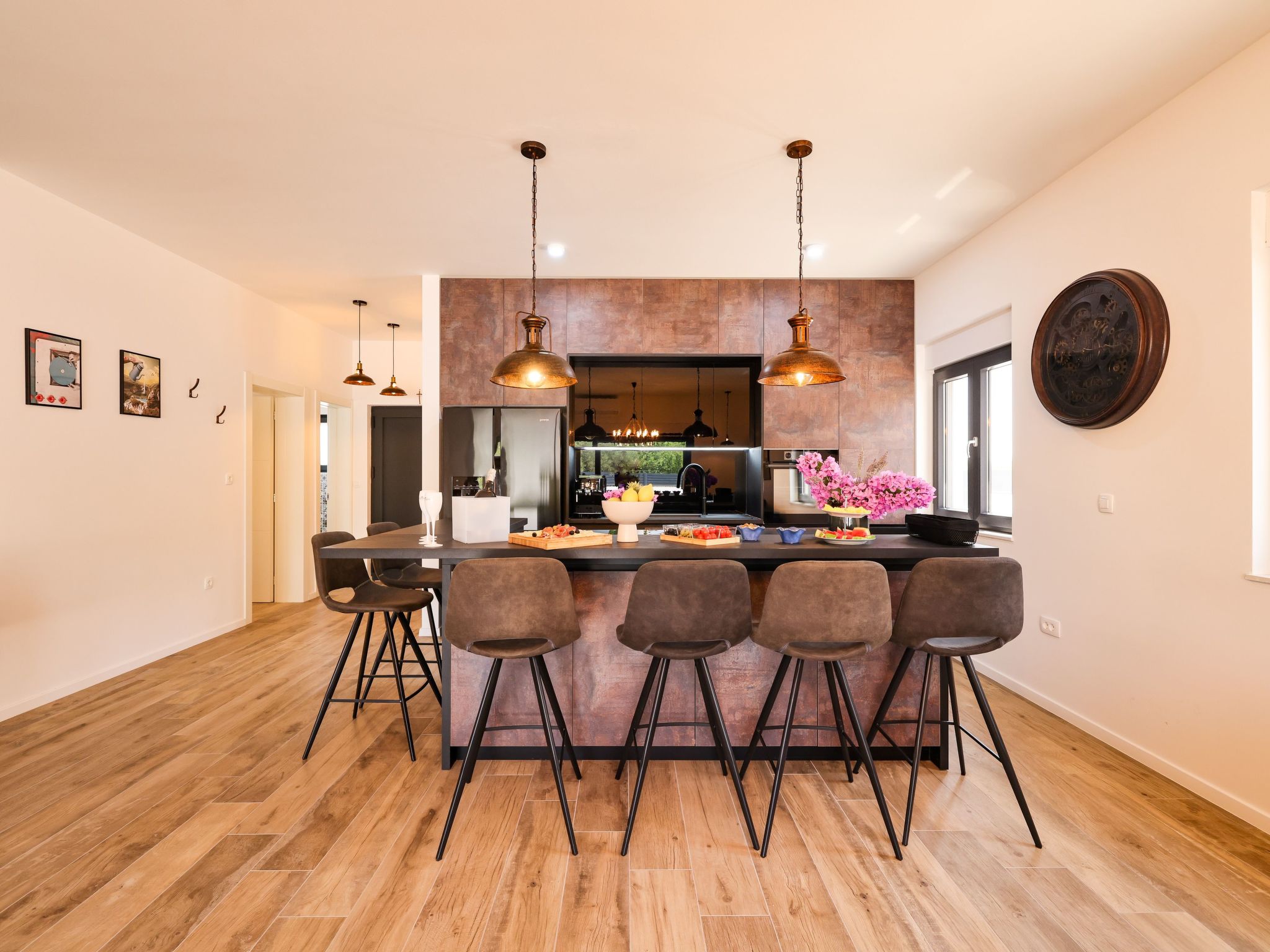 Villain Turanj-Image-tags.info