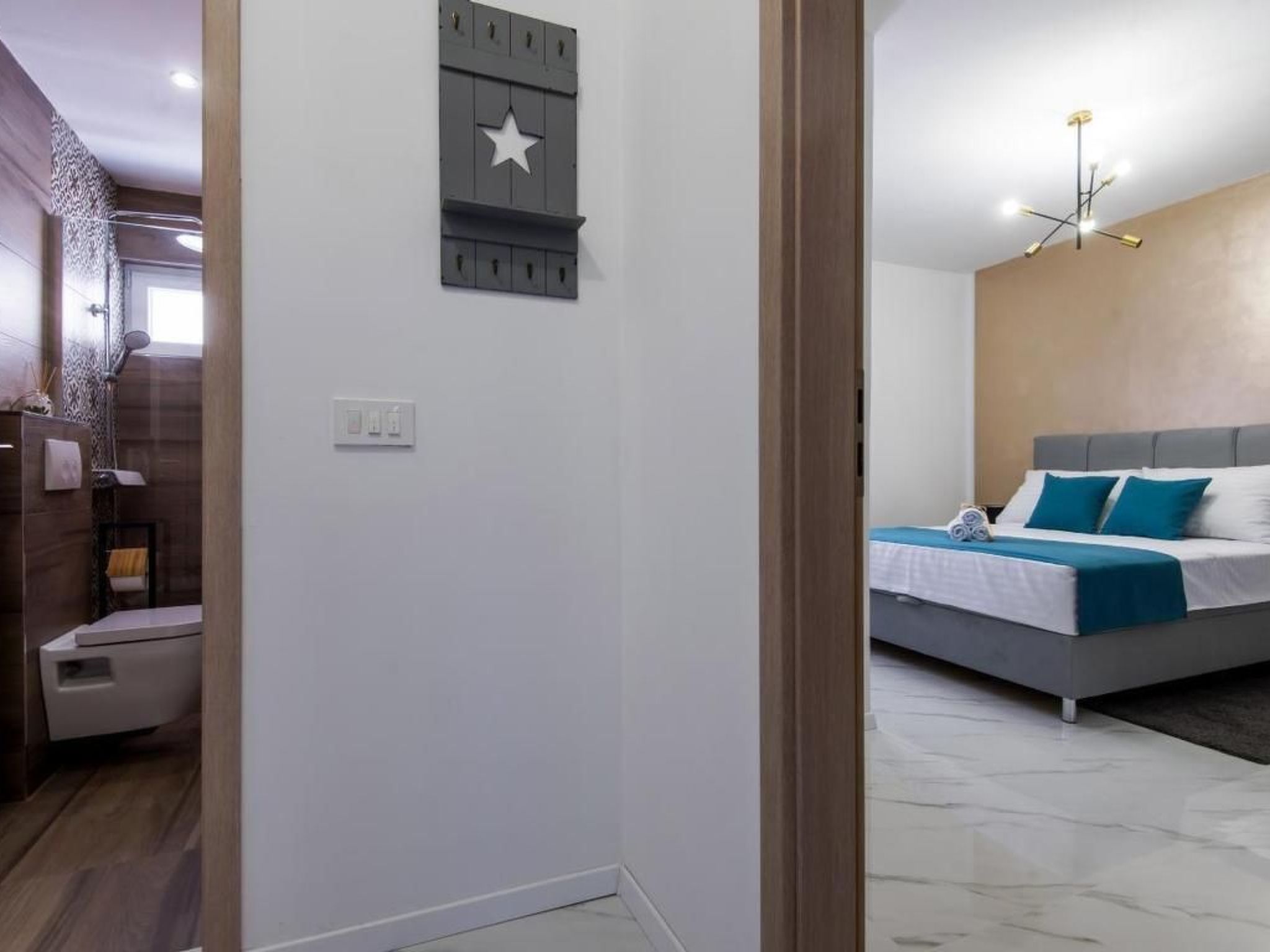 Wohnung in Turanj mit Grill-Drinnen