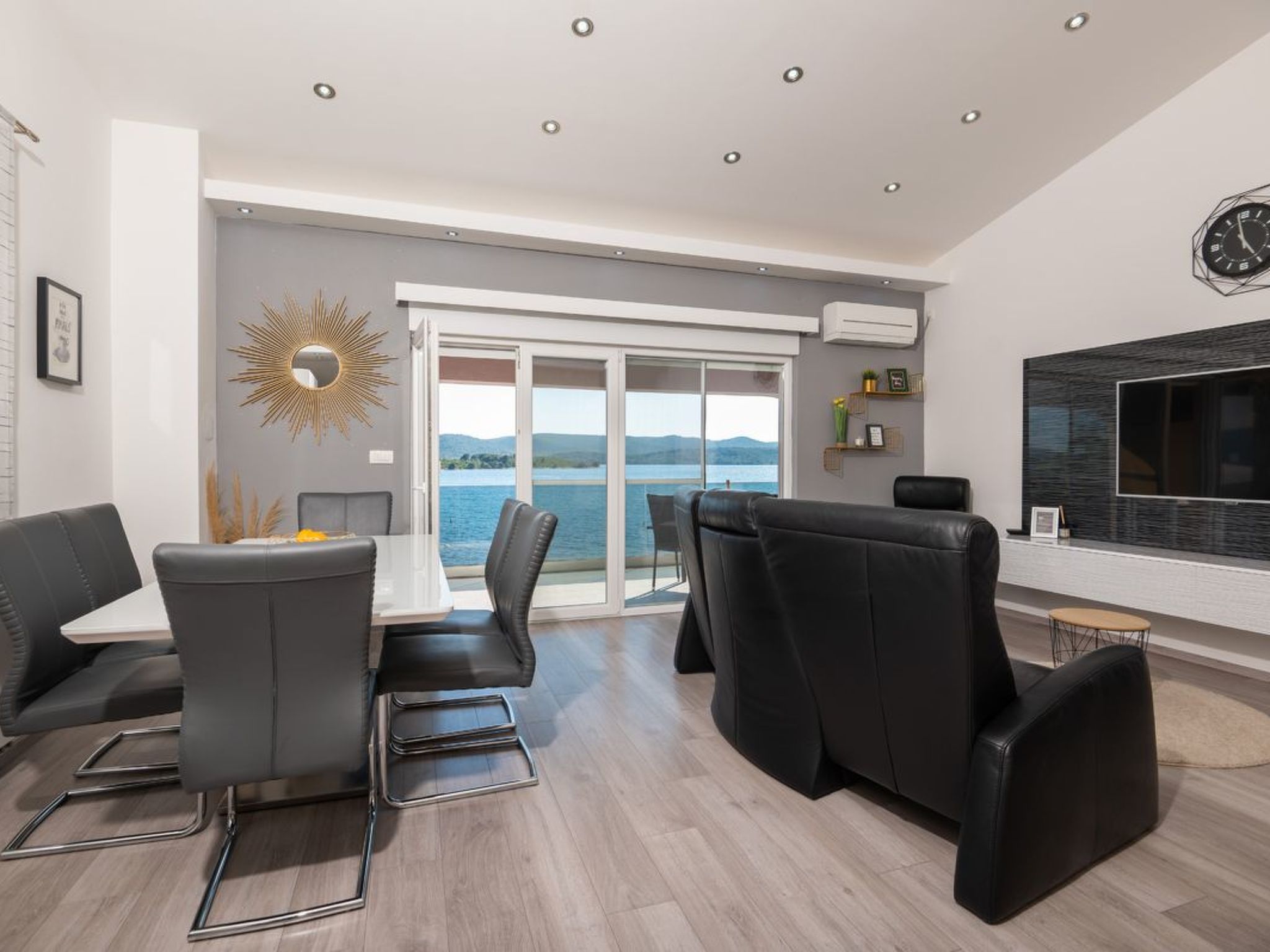 Wohnung in Turanj mit sicherem Parkplatz-Drinnen