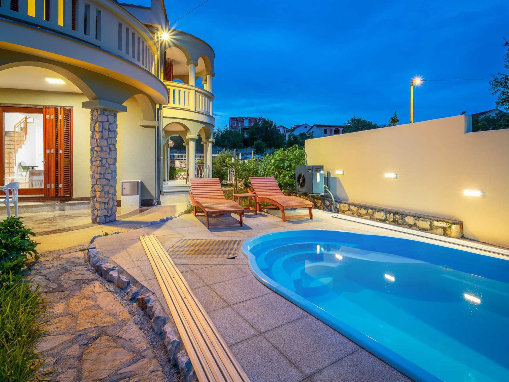 Charming Villa Rea, 8+2 with heated pool