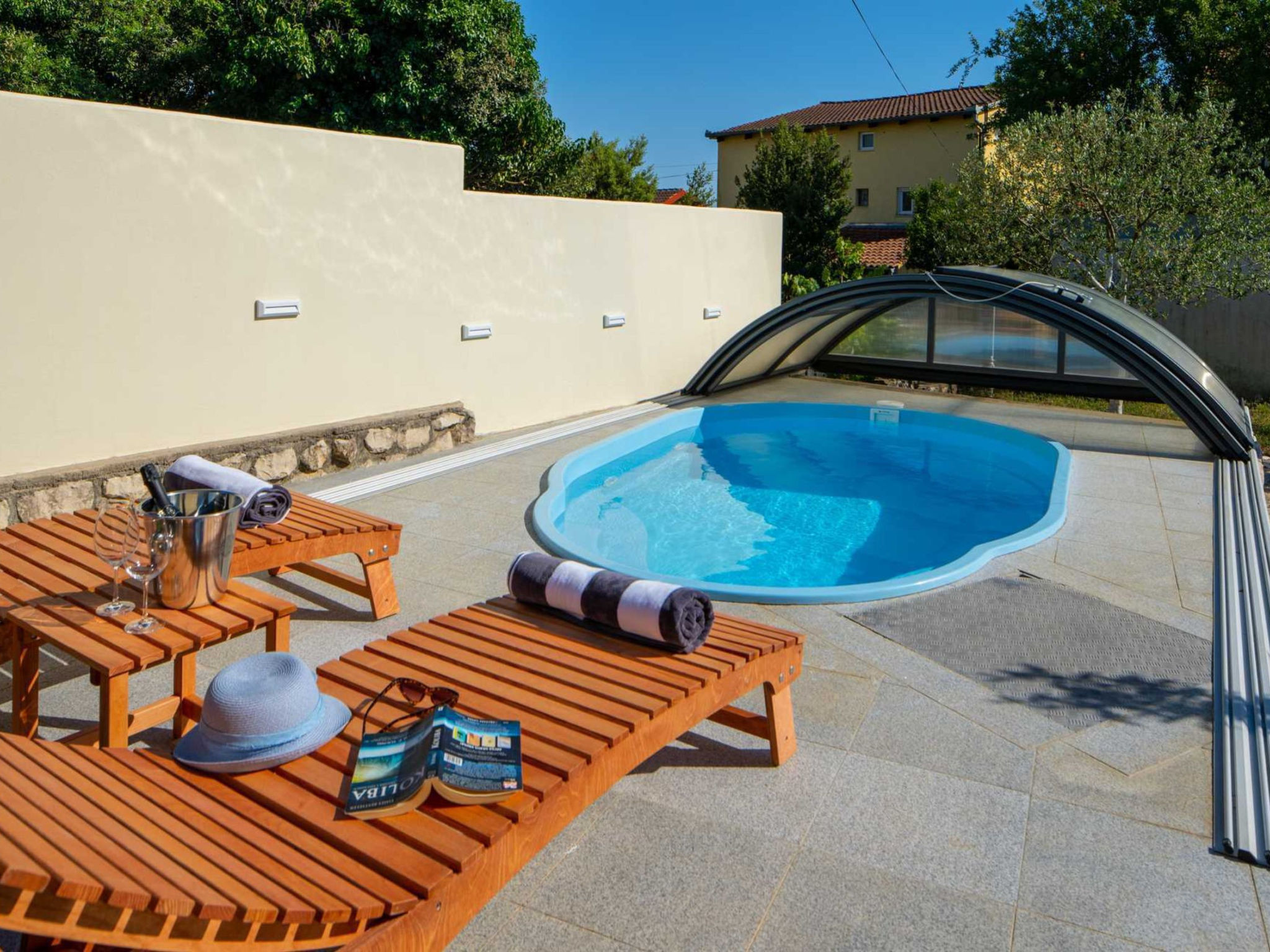 Charming Villa Rea, 8+2 with heated pool